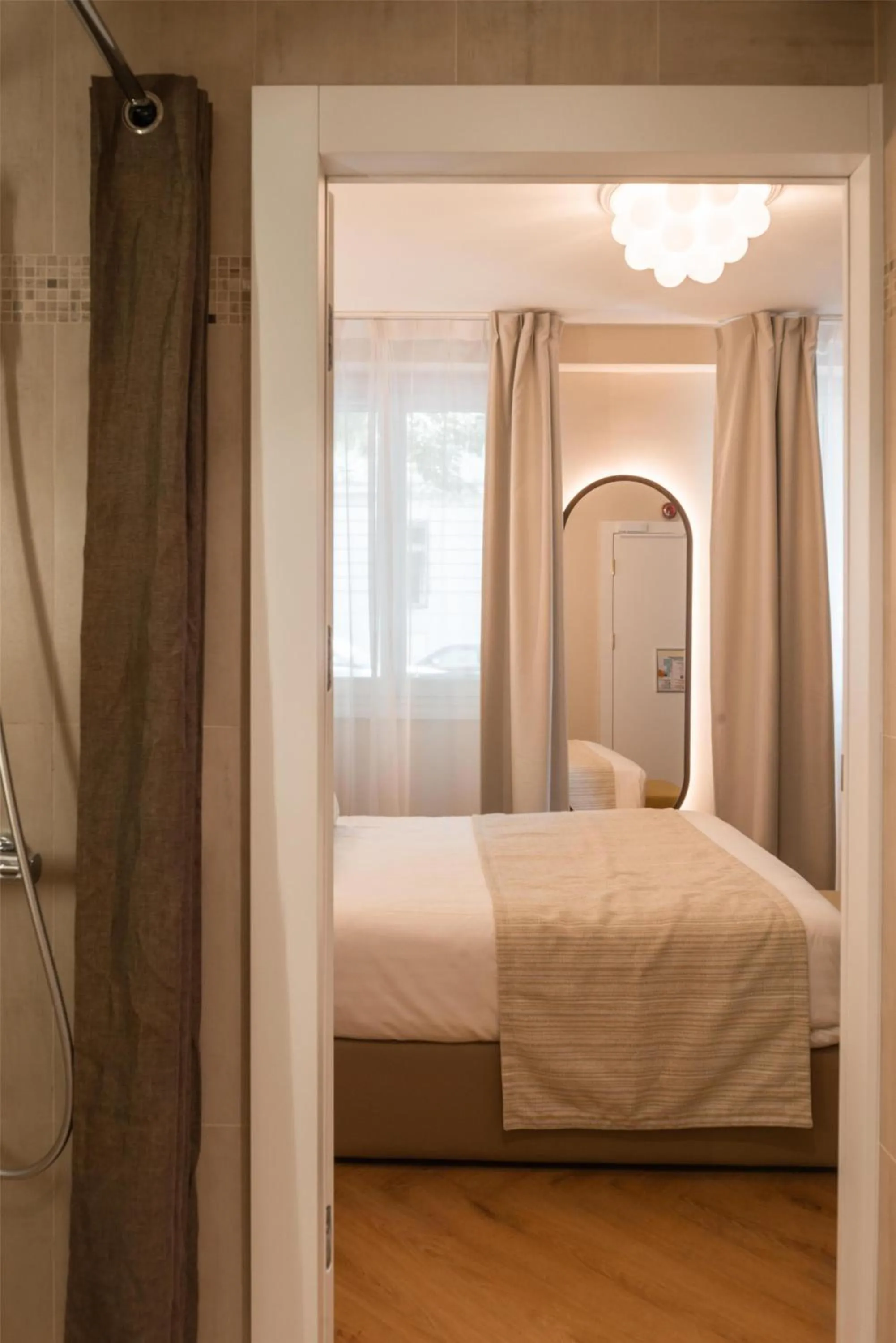 Bedroom, Bed in Best Western Au Trocadéro