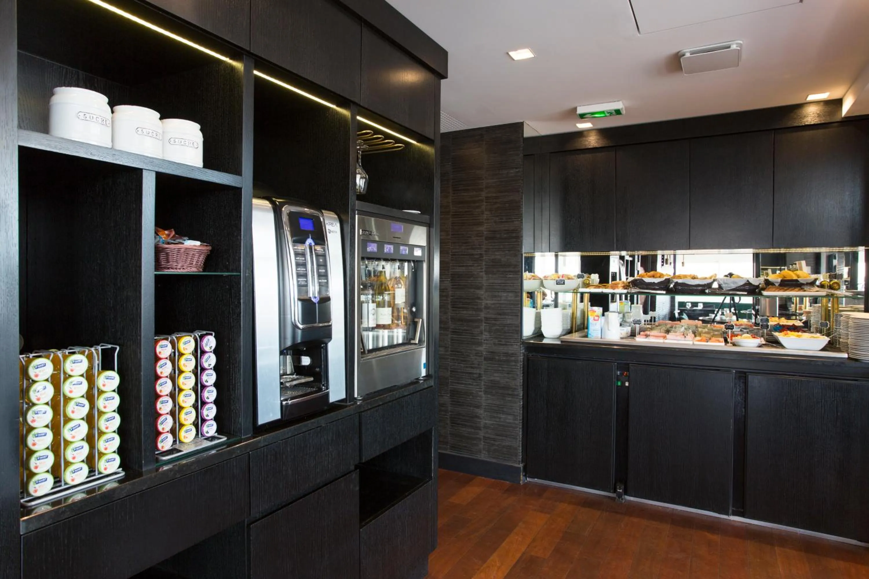 Food and drinks in Hôtel Cannes Centre Univers