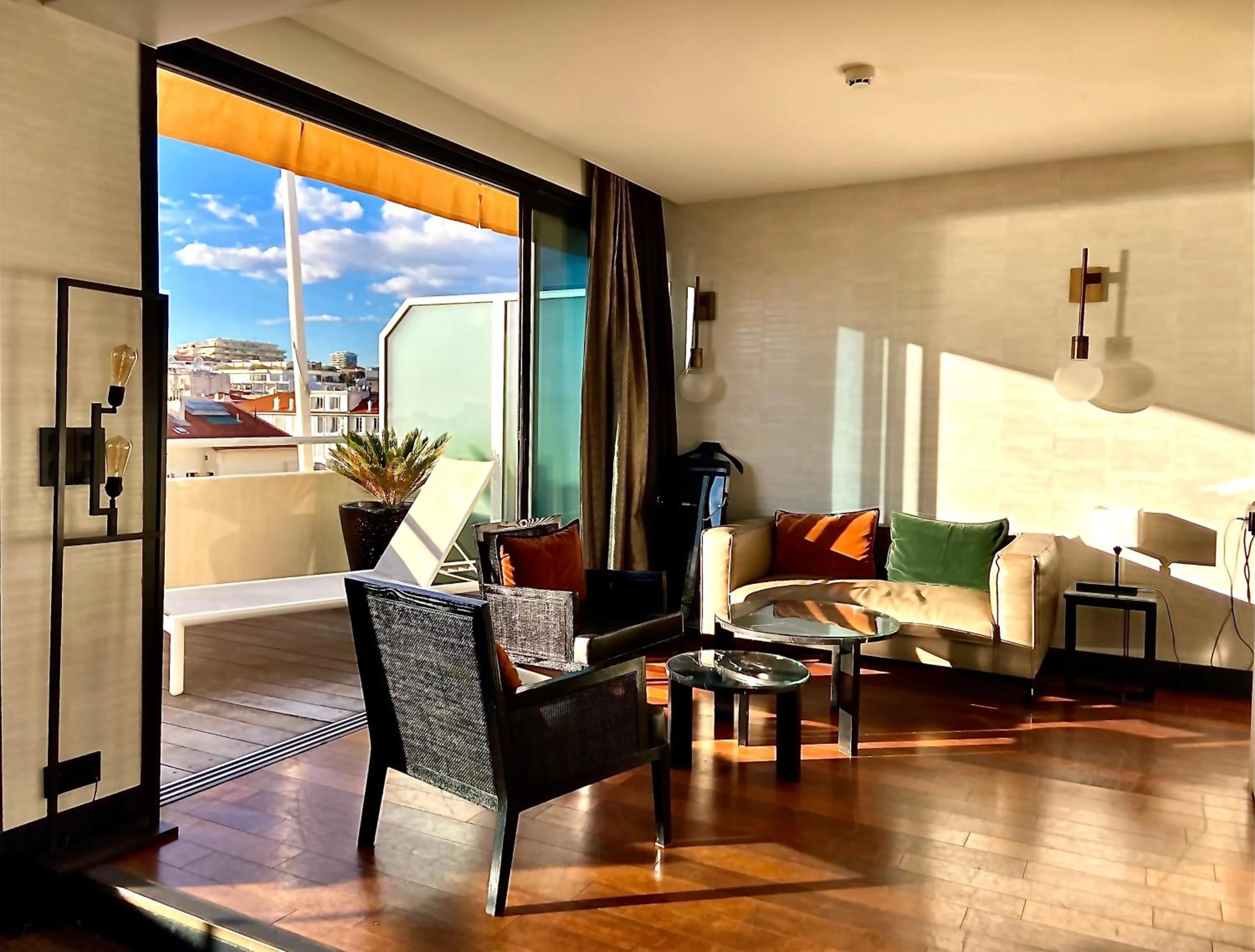 Balcony/Terrace in Hôtel Cannes Centre Univers