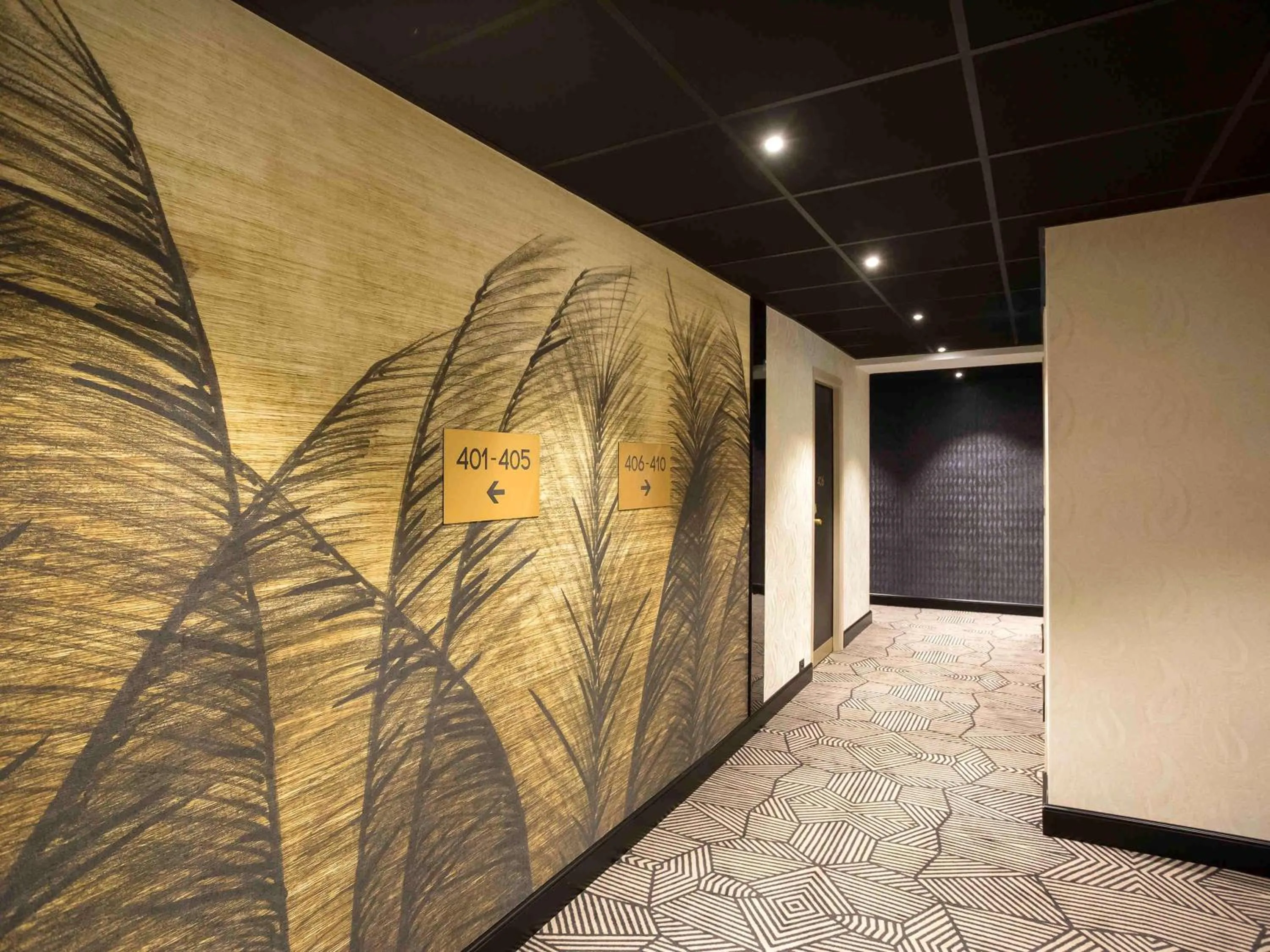 Property building in Hôtel Cannes Centre Univers