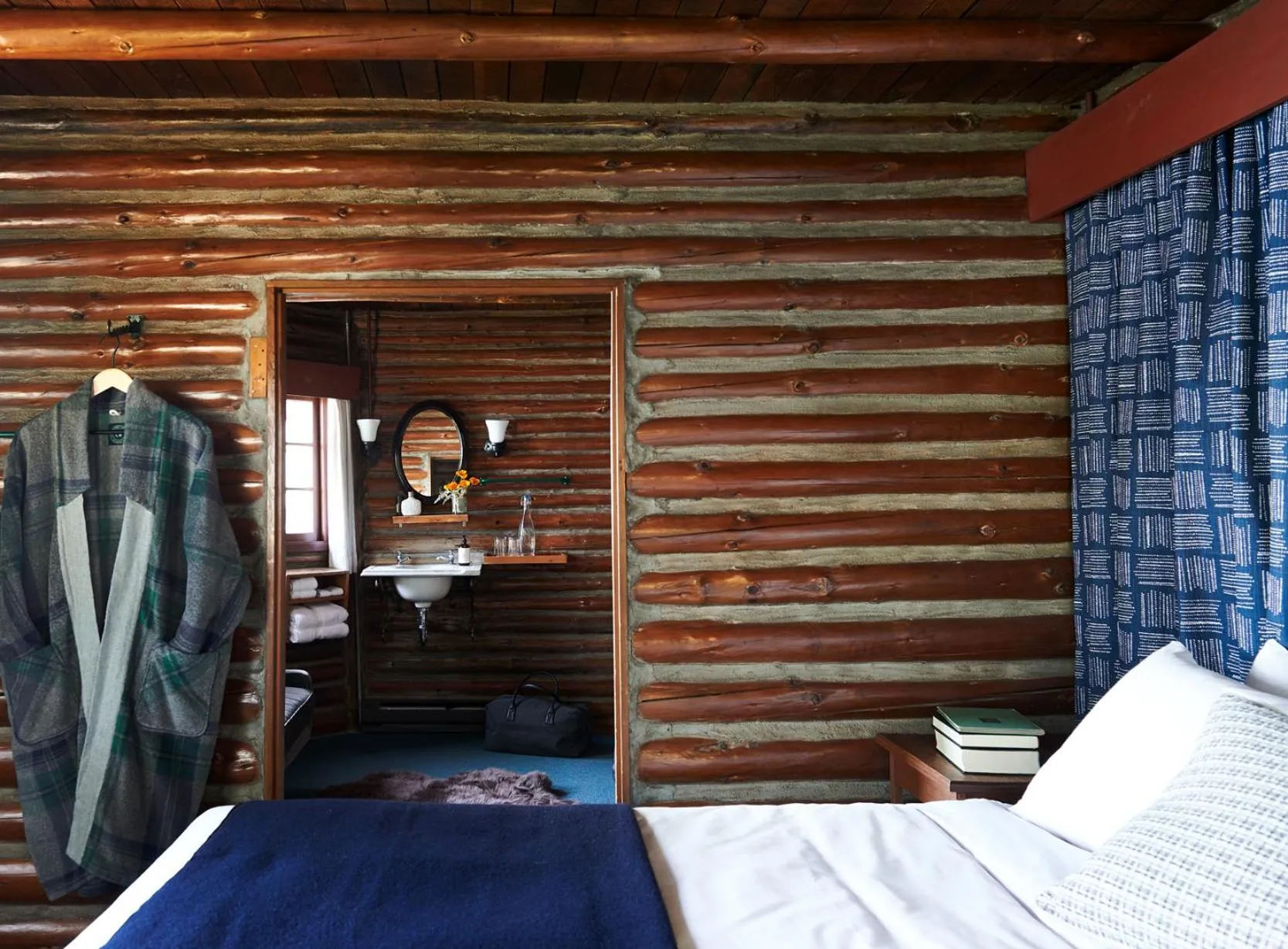 Bed in Captain Whidbey