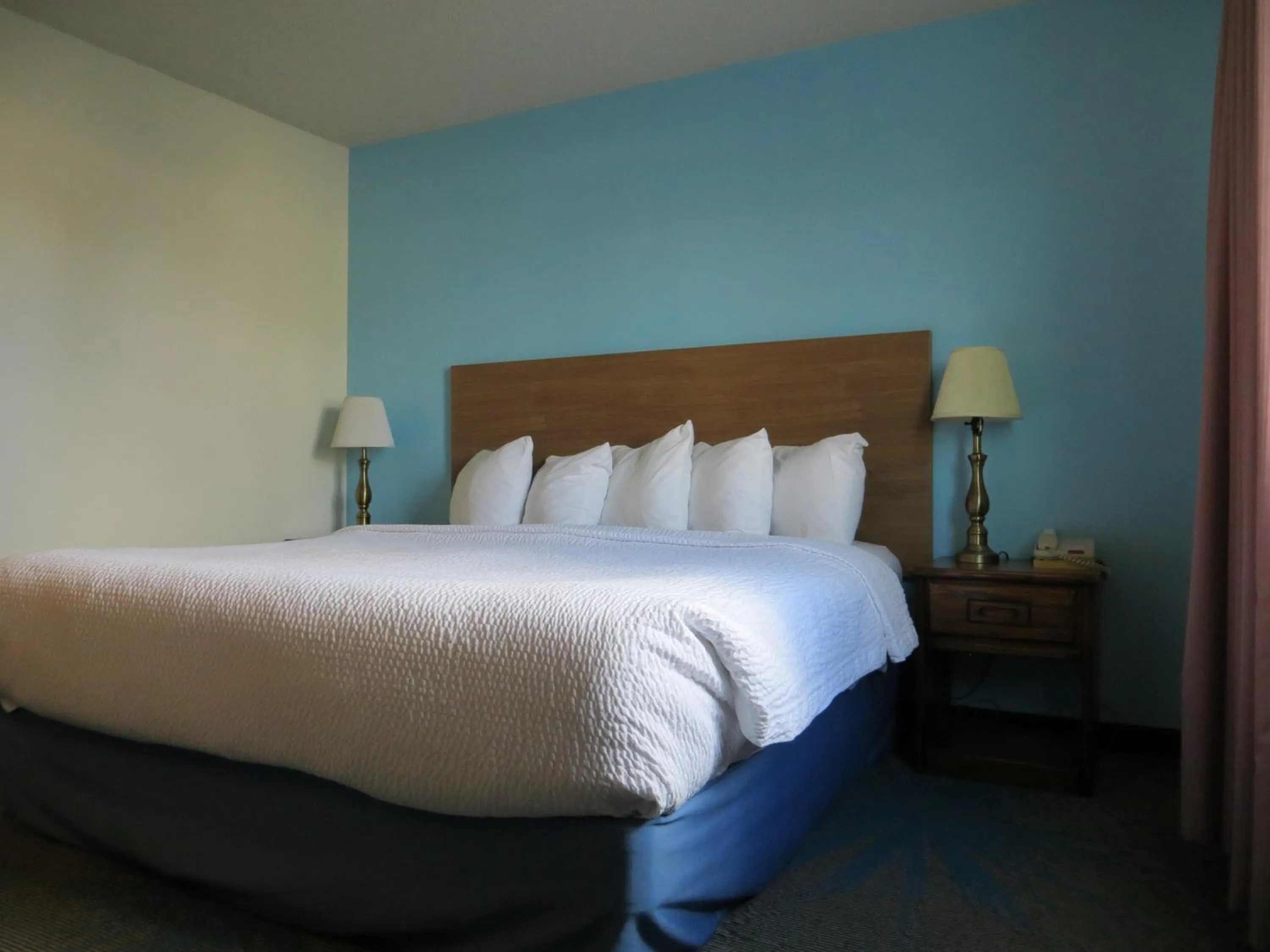 Bed in Days Inn by Wyndham Alamosa