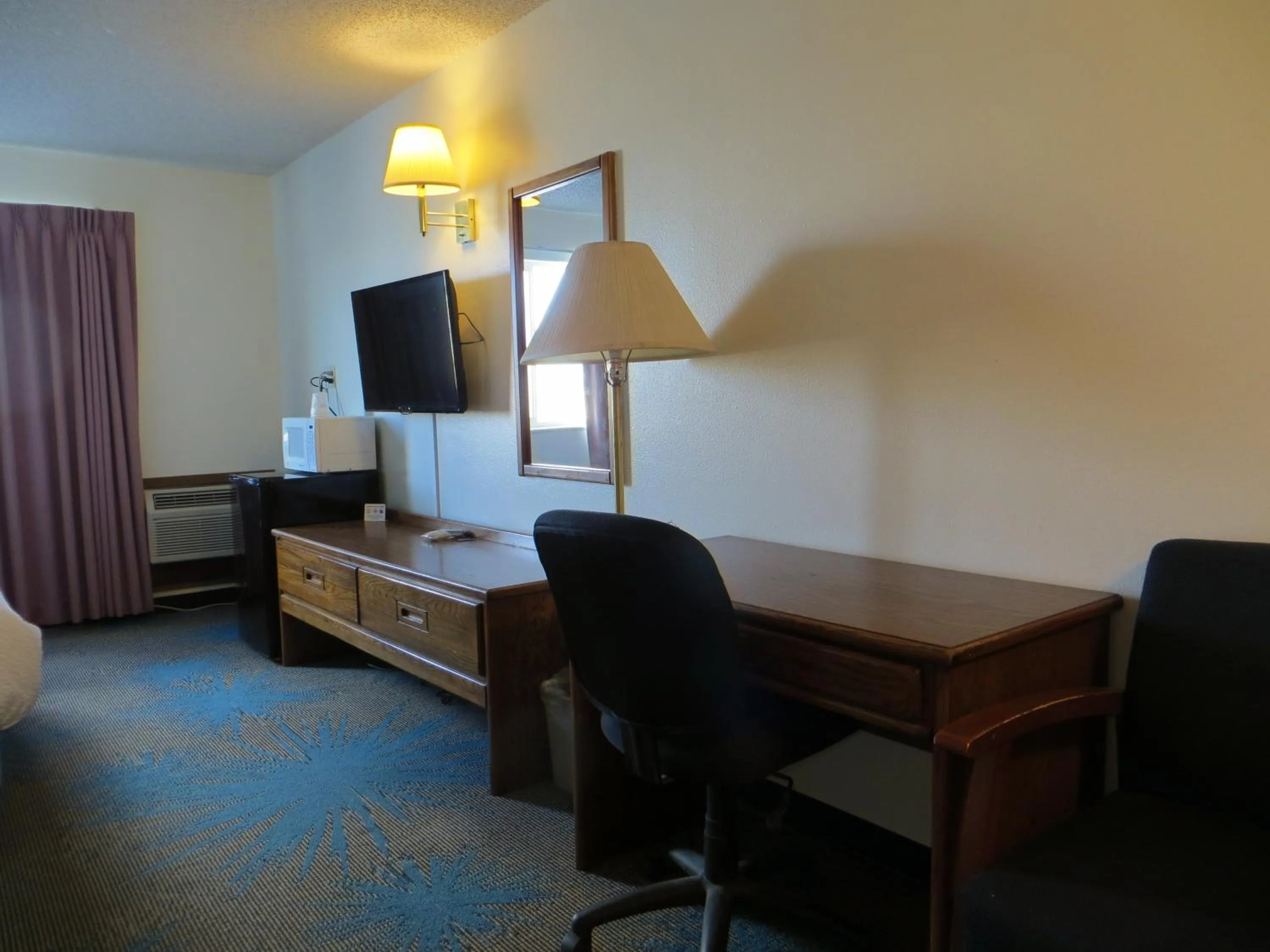 Bedroom in Days Inn by Wyndham Alamosa