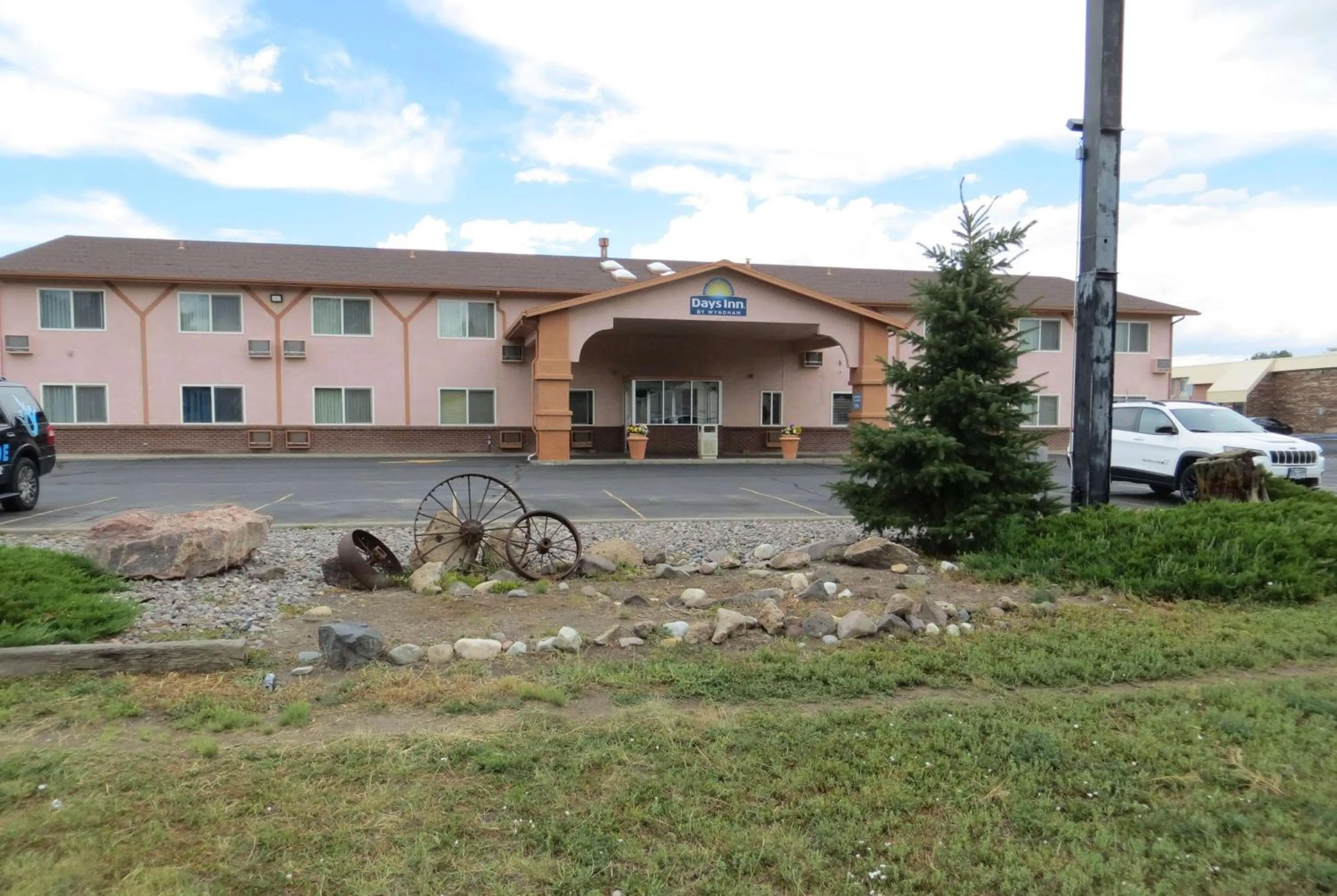 Property building in Days Inn by Wyndham Alamosa