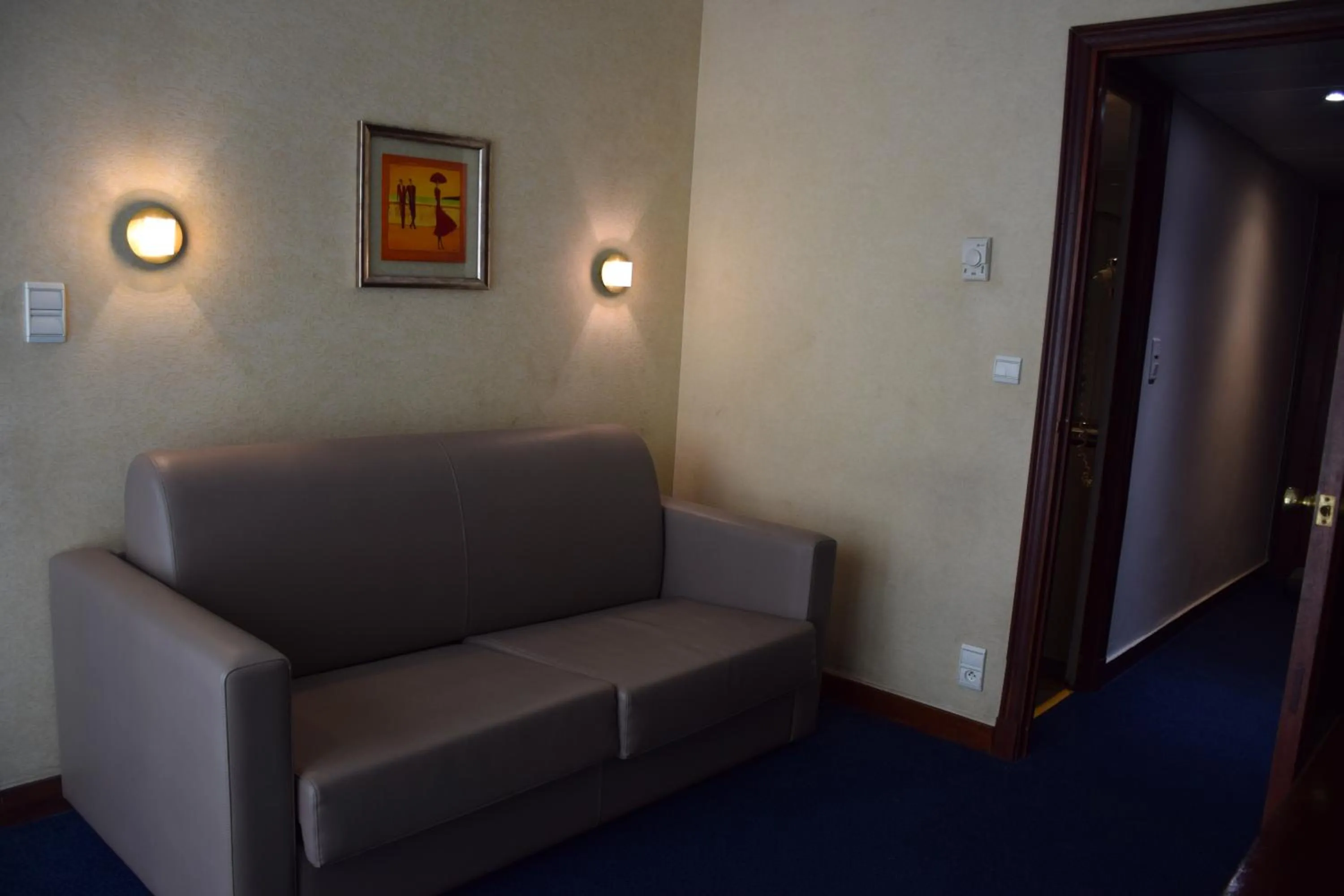 Communal lounge/ TV room in Splendid Hotel & Spa Nice