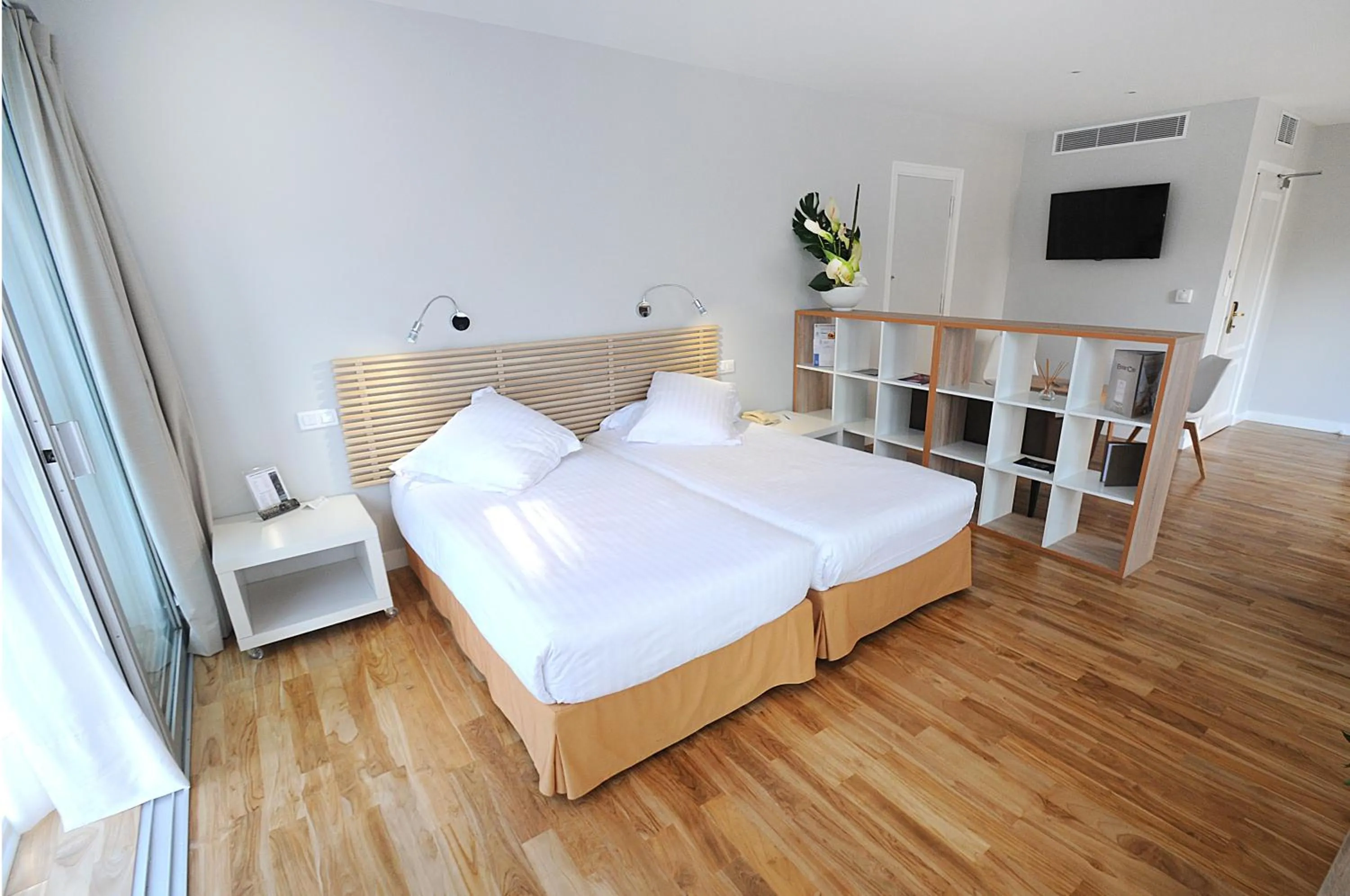 Bed in Splendid Hotel & Spa Nice