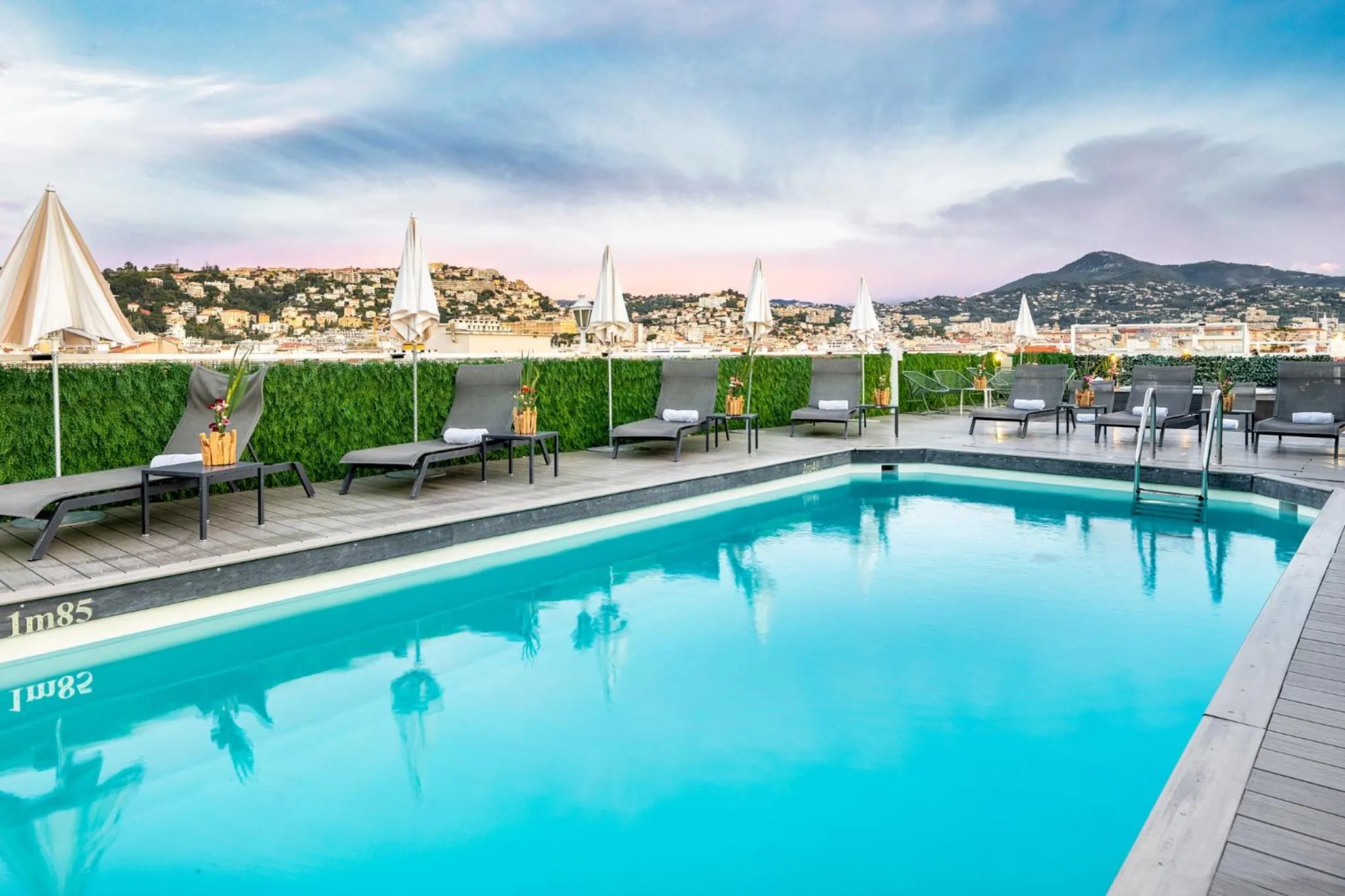 Swimming pool in Splendid Hotel & Spa Nice