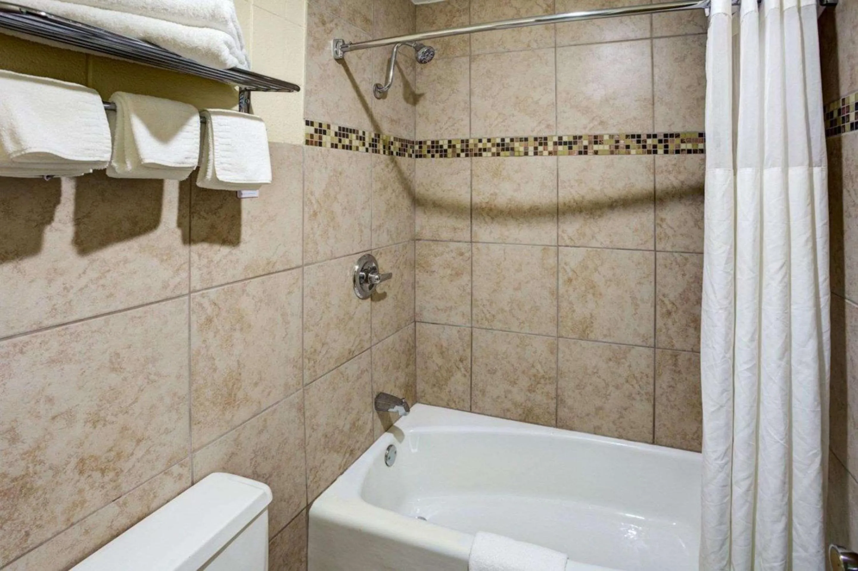 Bathroom in Econo Lodge Phillipsburg