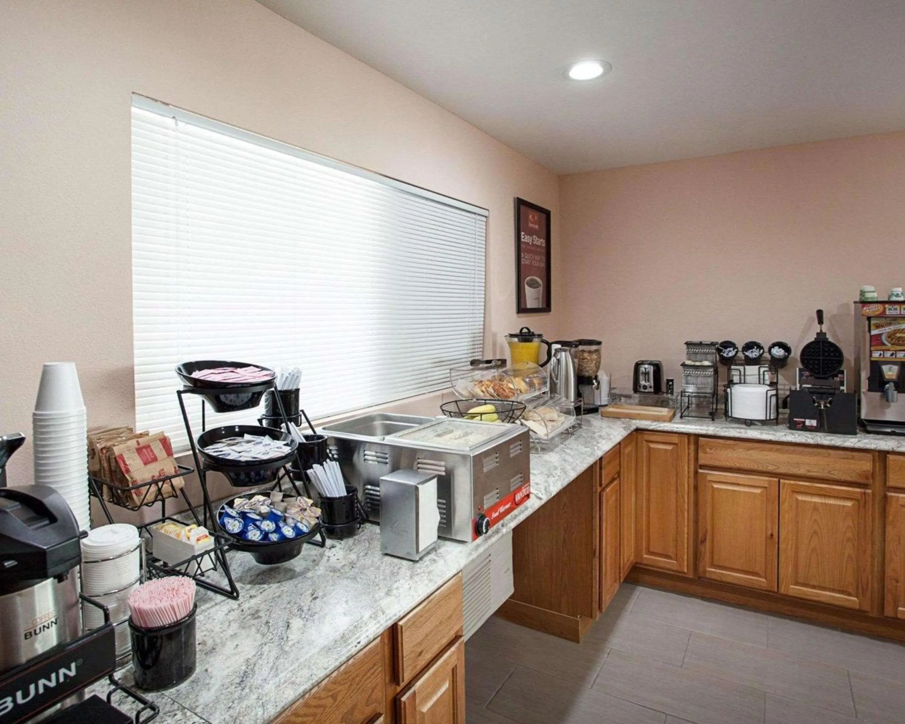 Restaurant/places to eat in Econo Lodge Phillipsburg