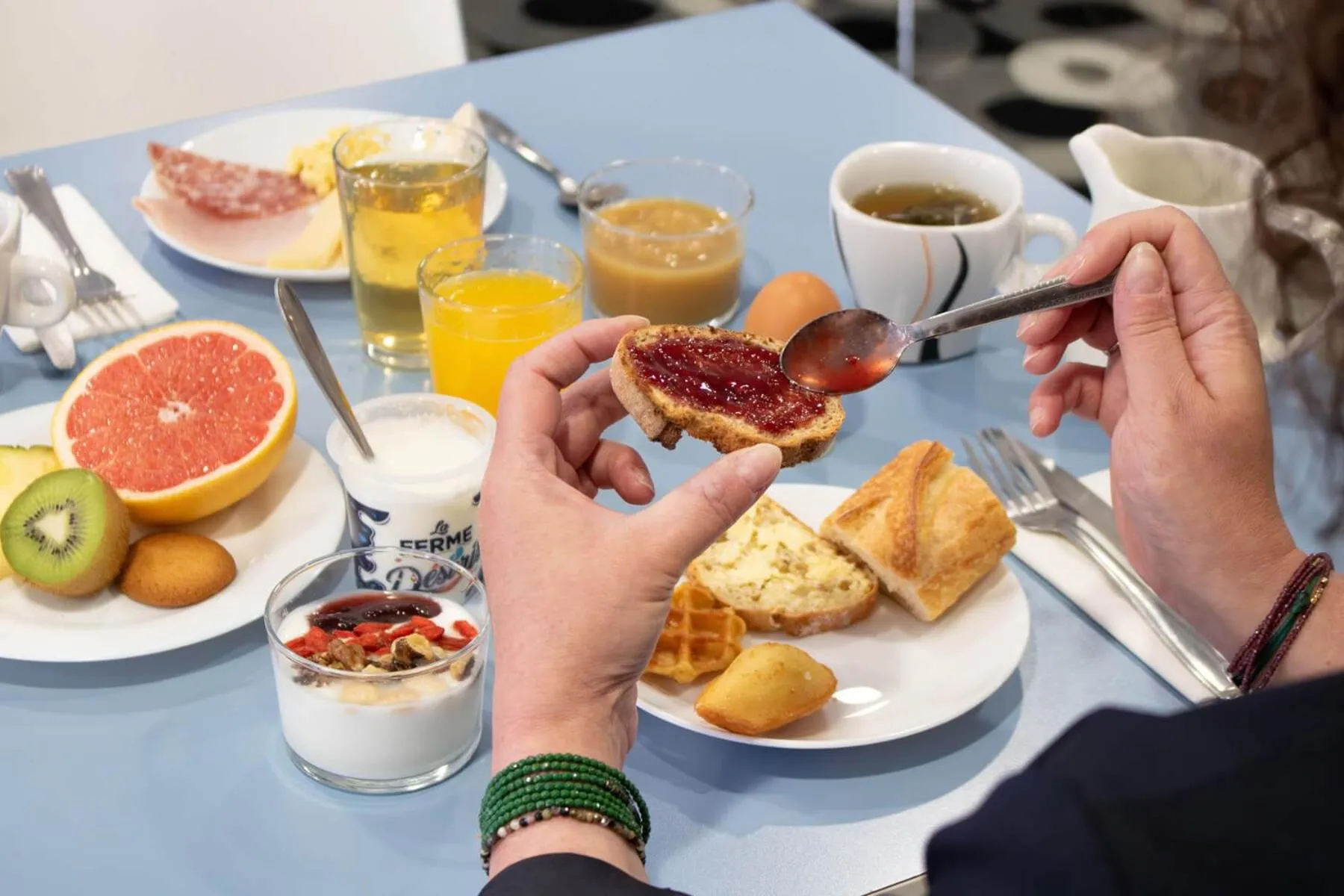 Buffet breakfast in Brit Hotel Mâcon Centre Gare
