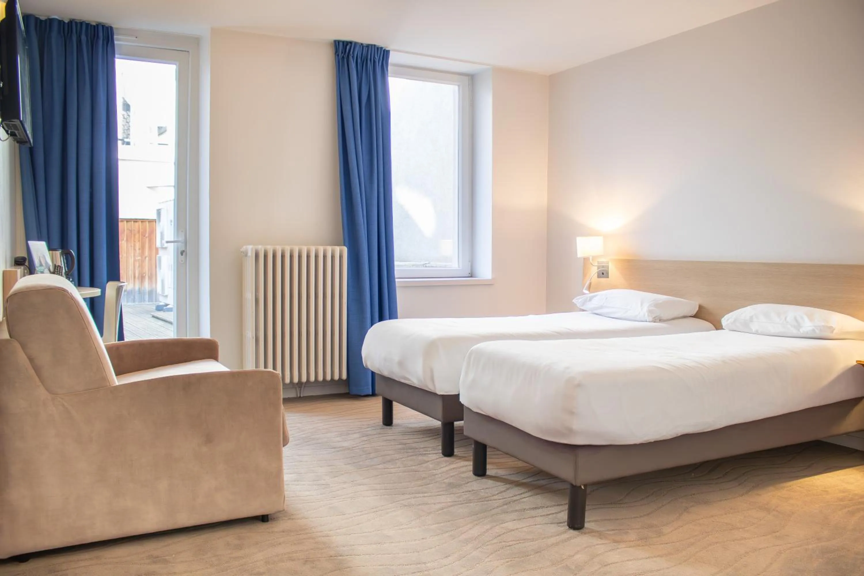 Bedroom, Bed in Brit Hotel Mâcon Centre Gare