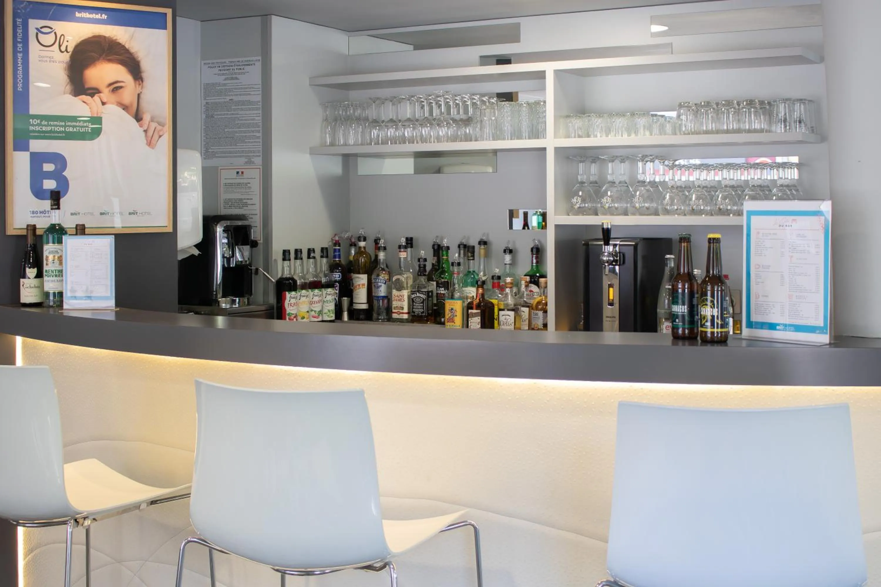 Lounge or bar in Brit Hotel Mâcon Centre Gare