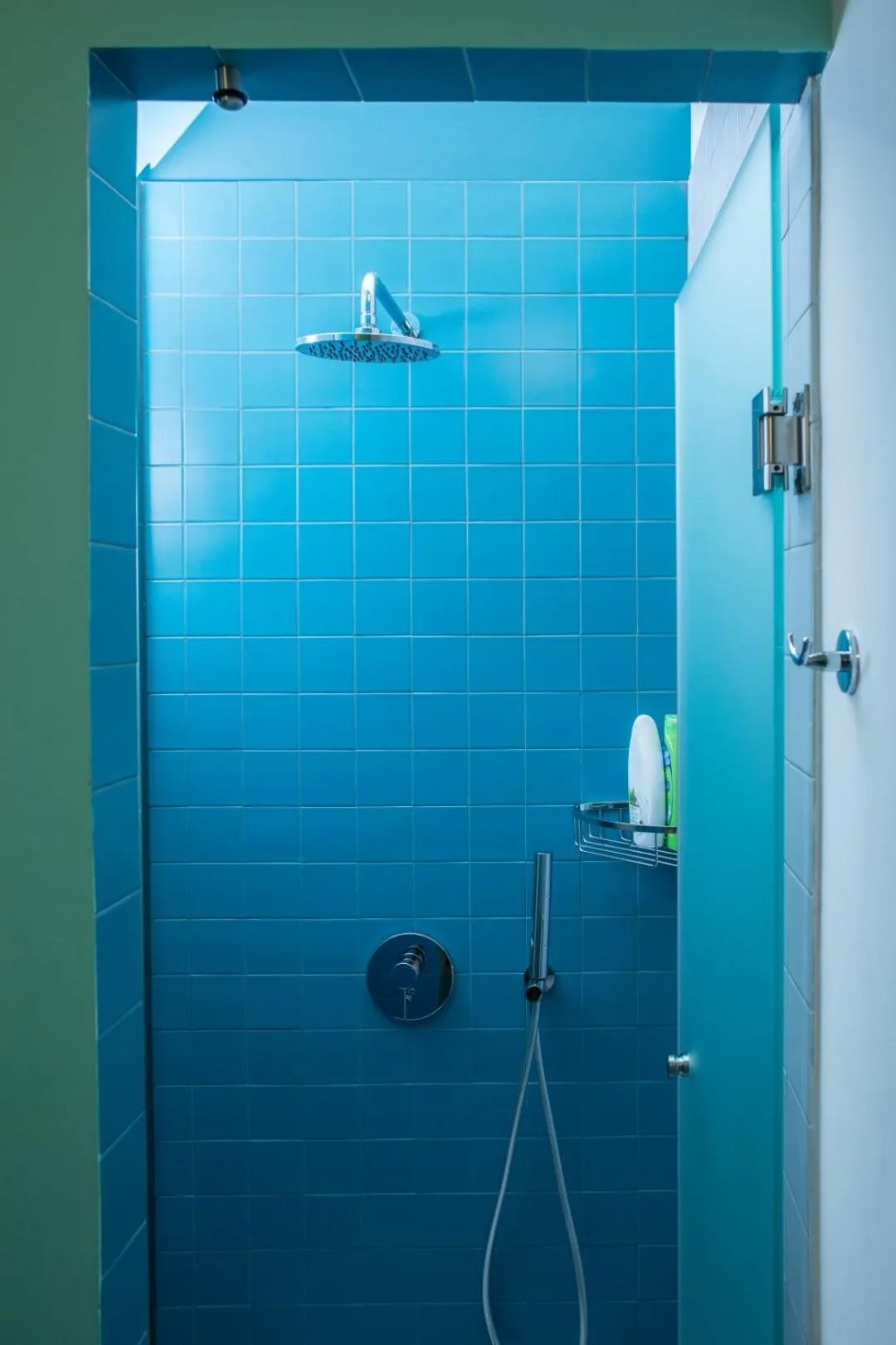 Shower in KERAMOS Athens