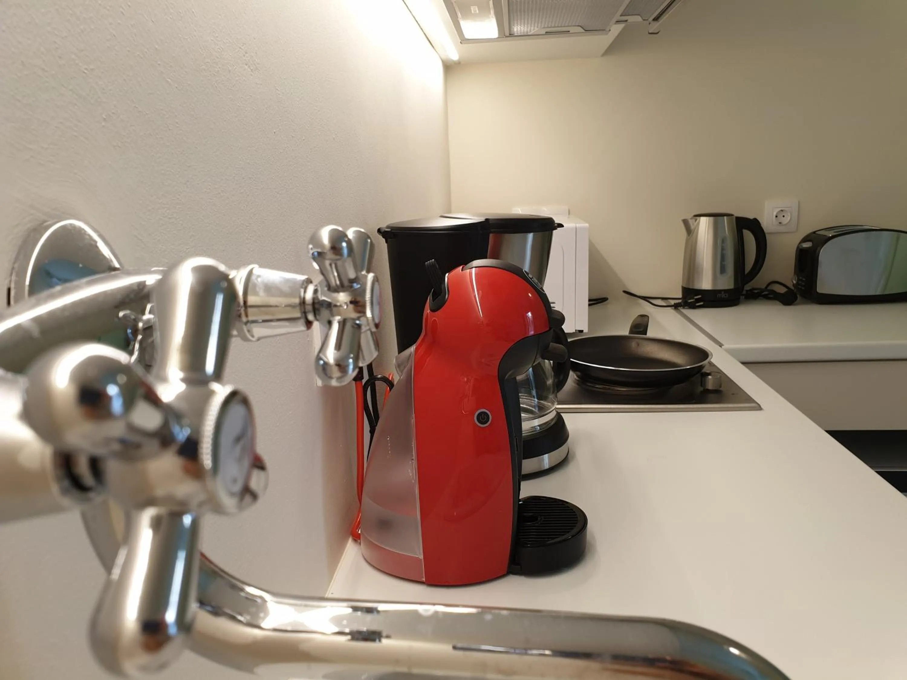 Coffee/tea facilities in KERAMOS Athens