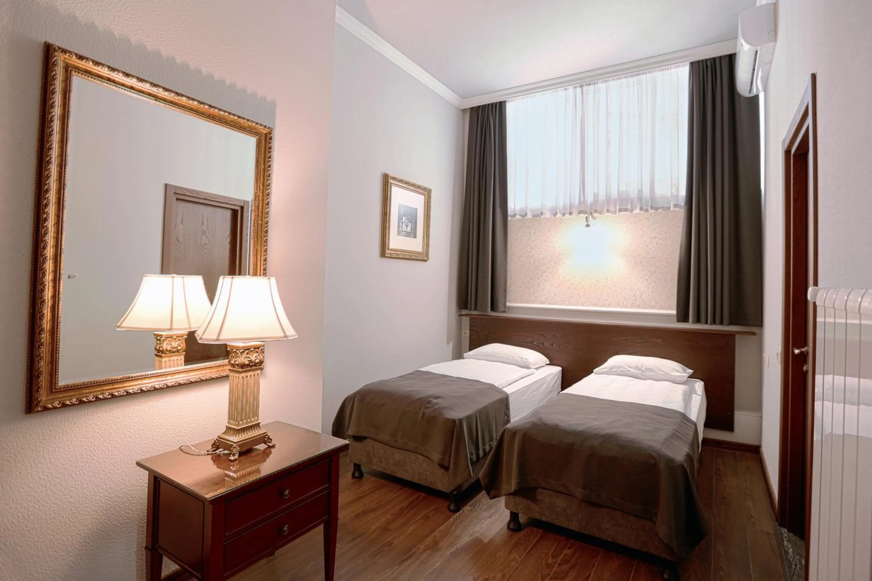 Bedroom, Bed in Tea for Two Hotel