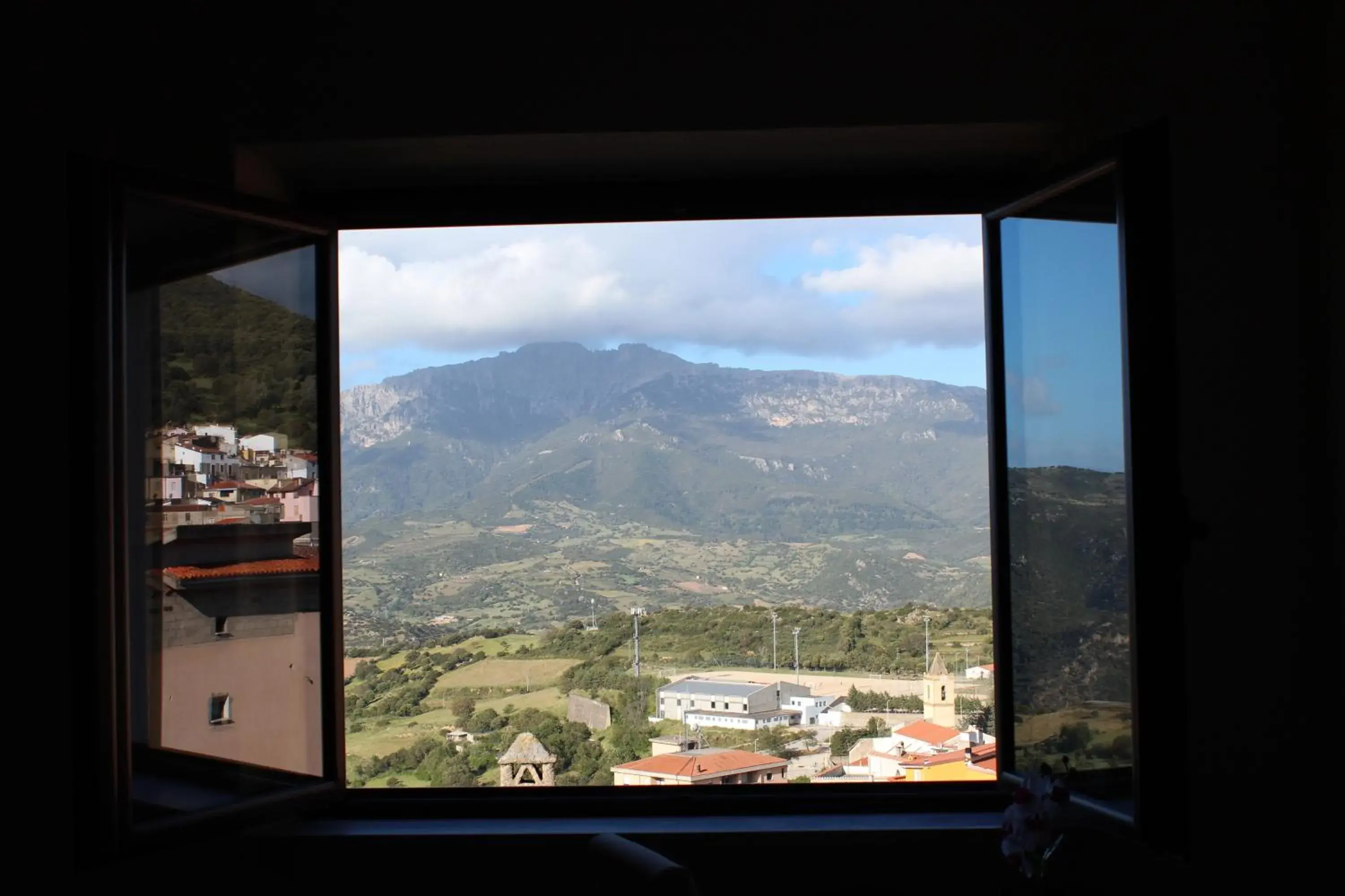 Double or Twin Room with Mountain View in b&b il Portico Orgosolo Double or Twin Room with Mountain View in b&b il Portico Orgosolo