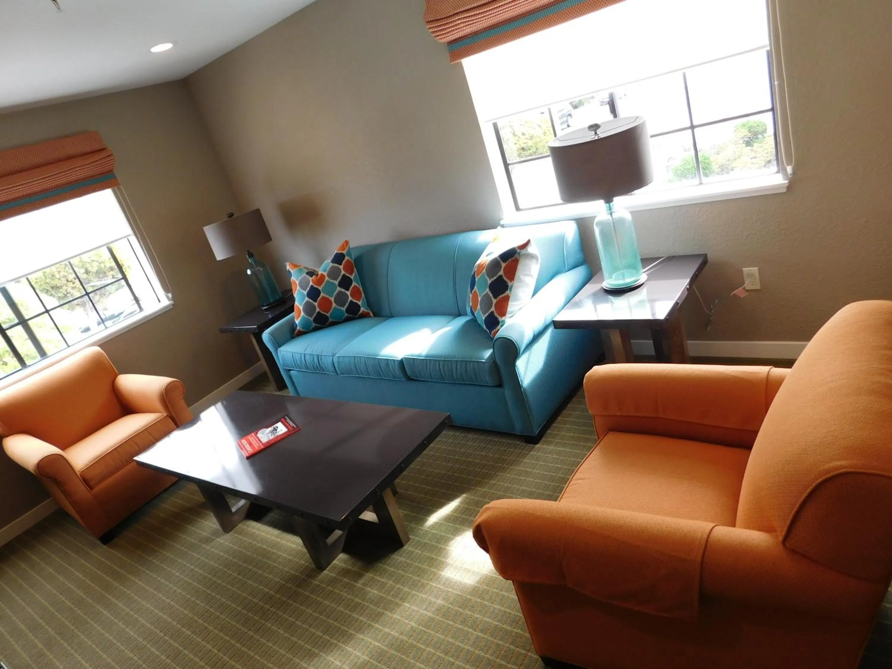 Living room in Wave Street Inn