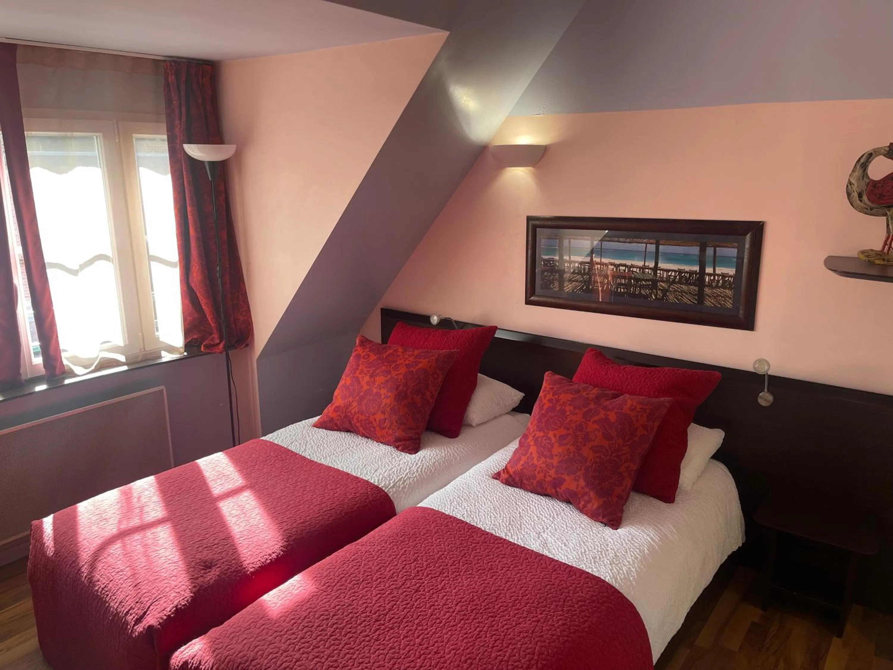 Bedroom, Bed in Logis Hôtels Le Saint Georges