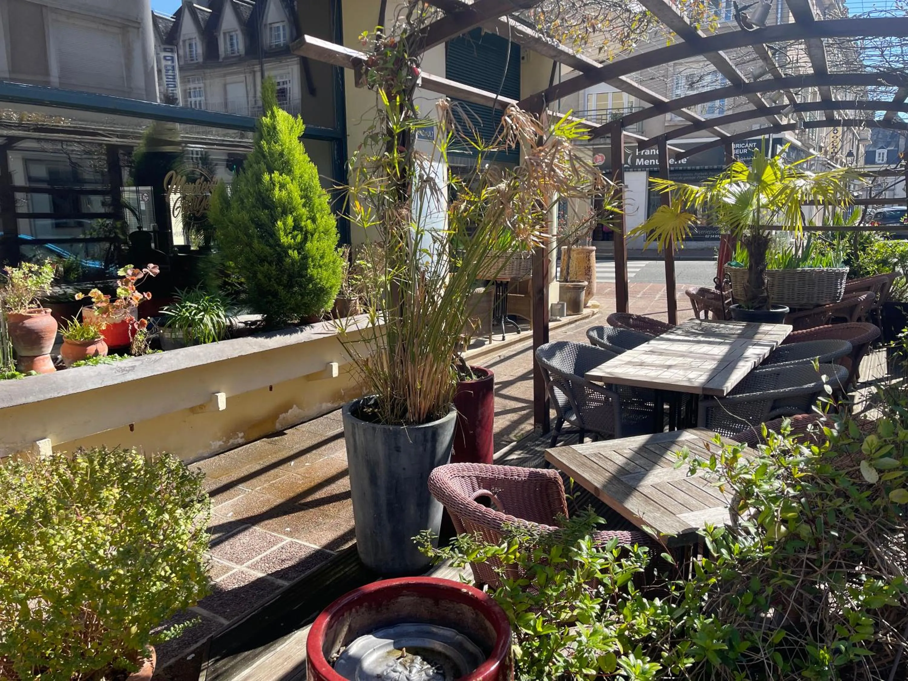 Balcony/Terrace in Logis Hôtels Le Saint Georges