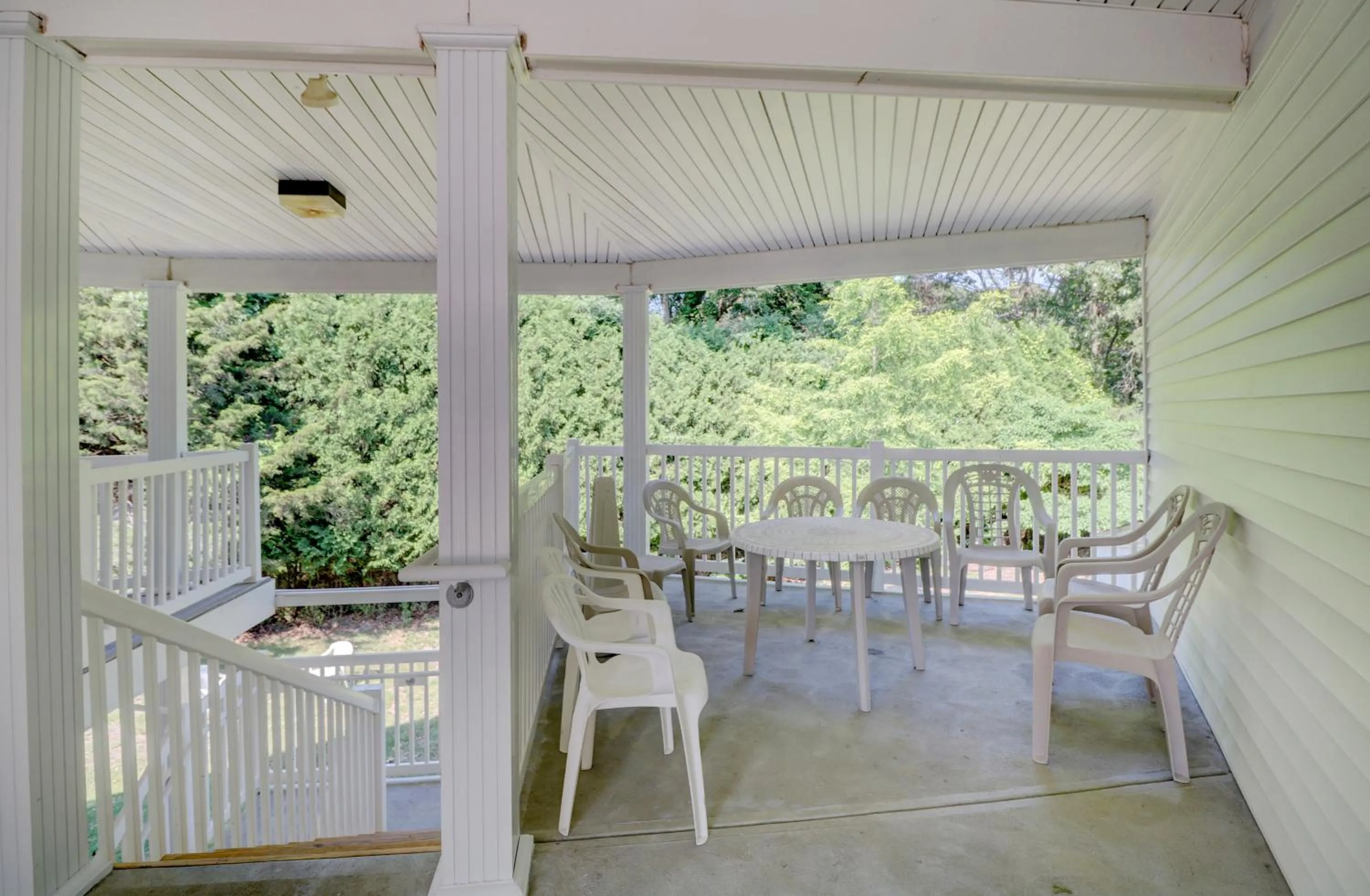Balcony/Terrace in Hamilton Village Inn