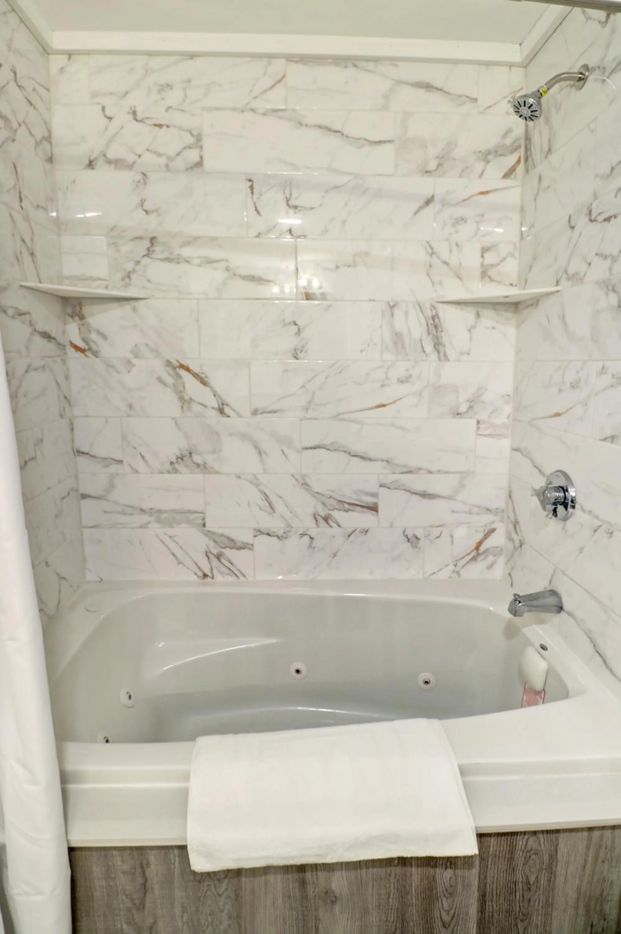 Bathroom in Hamilton Village Inn