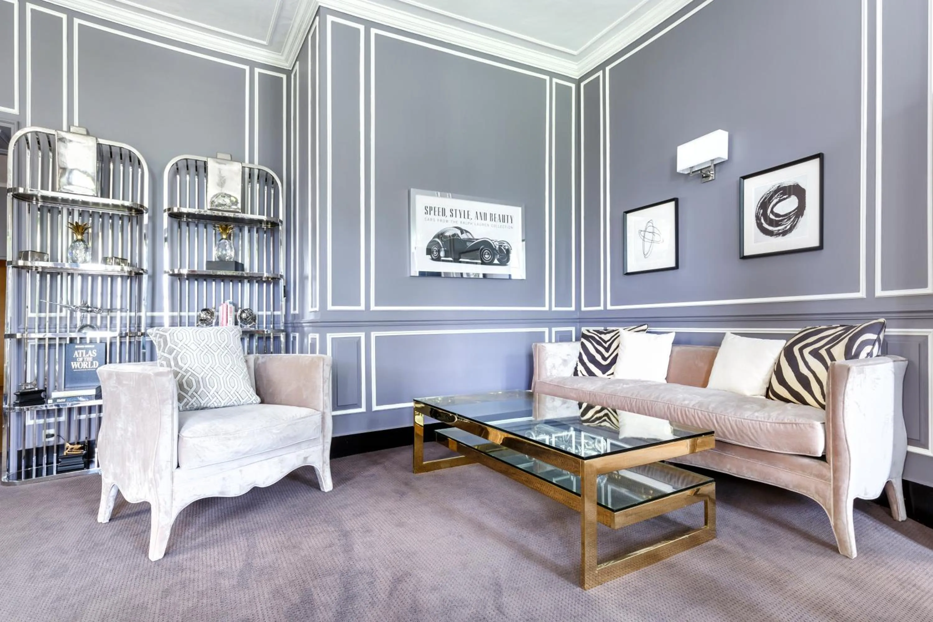 Lounge or bar in Château de Sancy