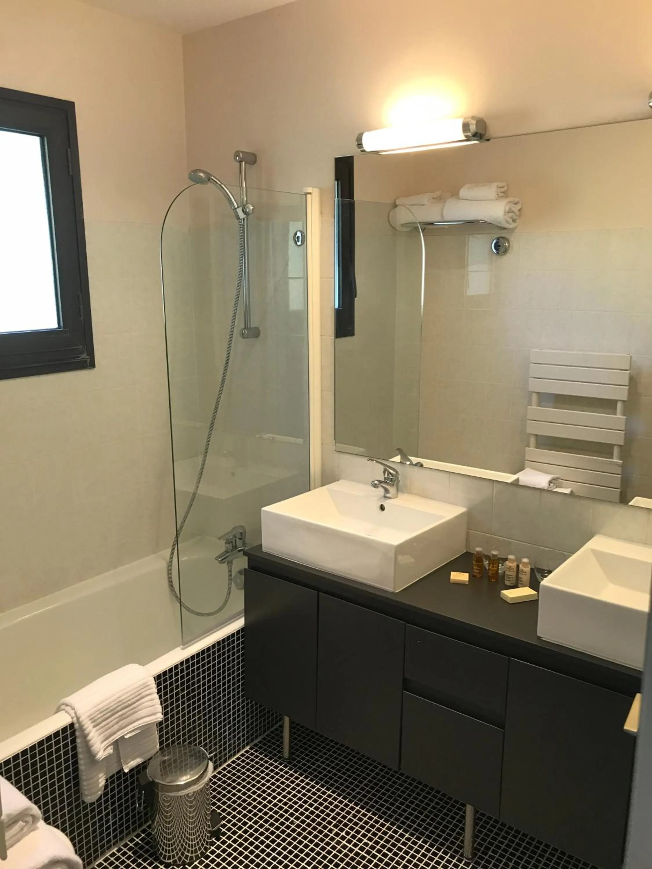 Bathroom in Château de Sancy