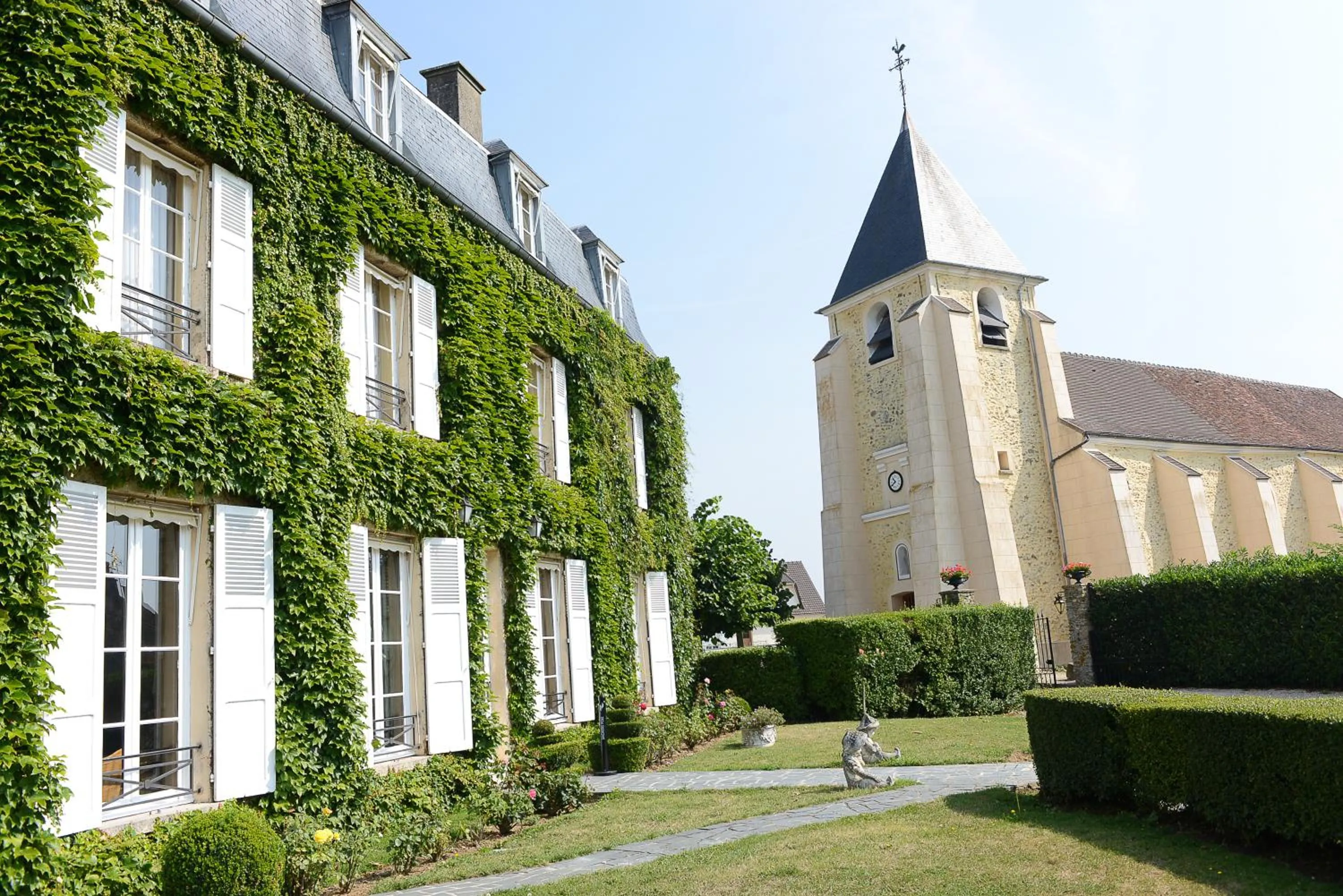 Facade/entrance in Château de Sancy