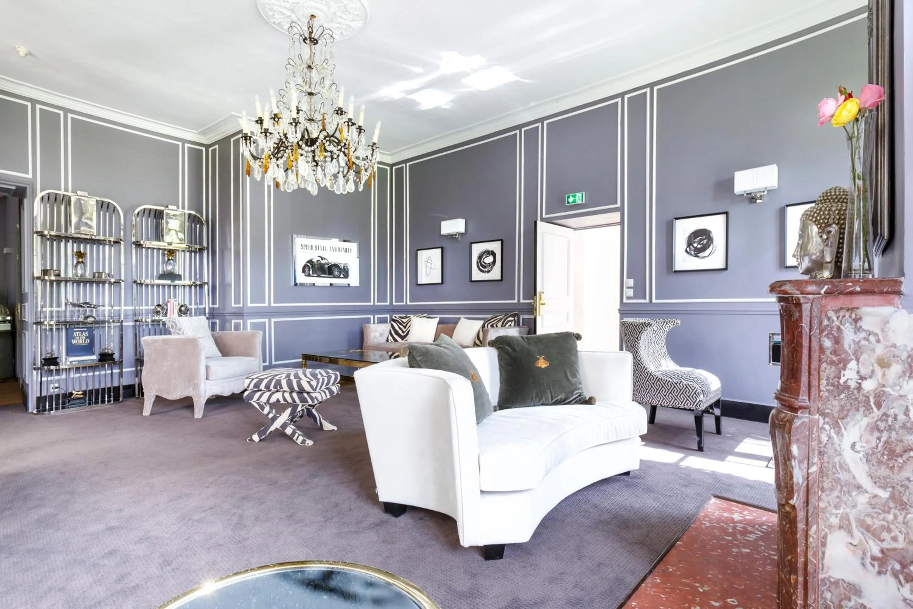 Lounge or bar in Château de Sancy