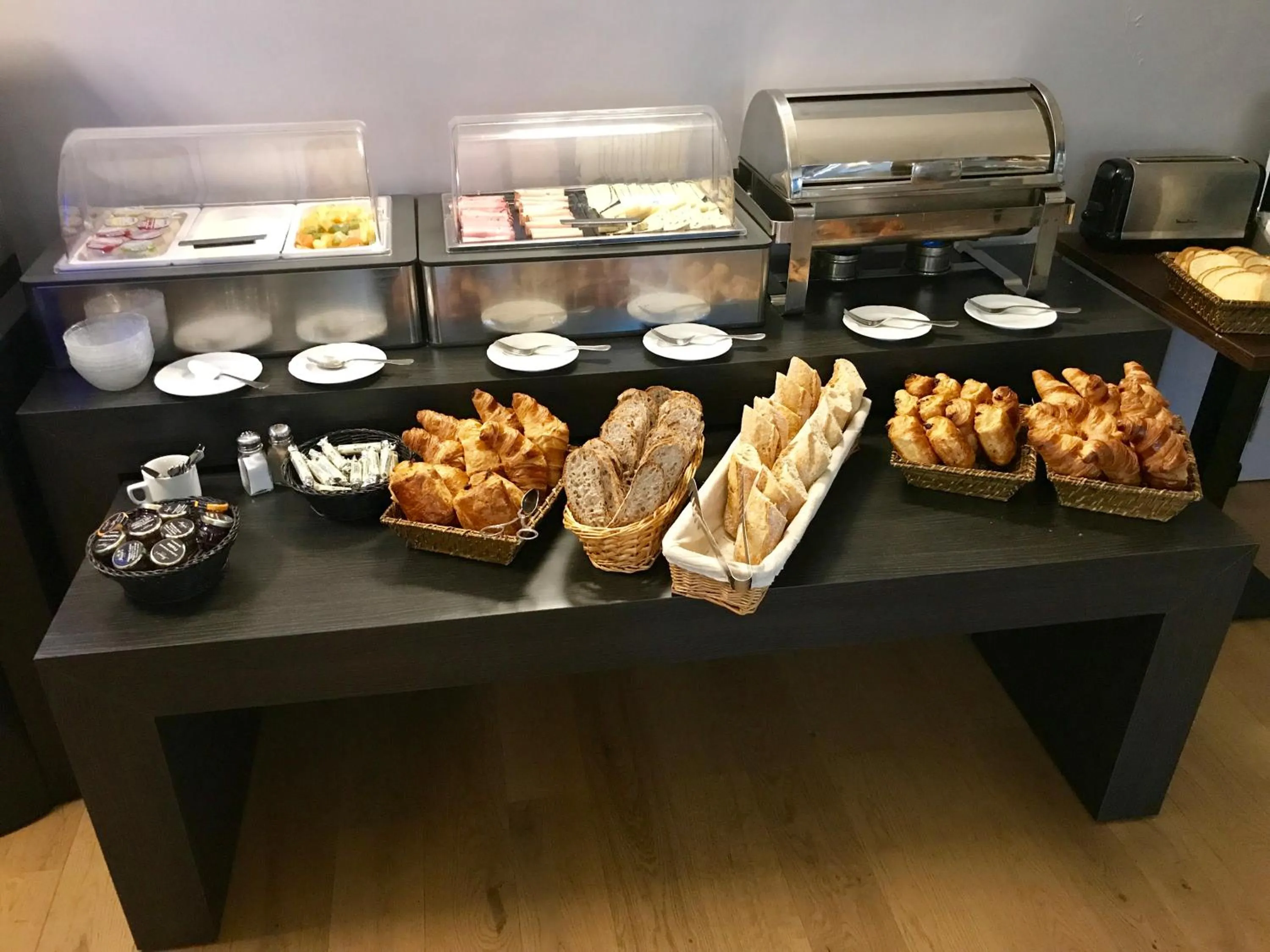 Breakfast in Château de Sancy