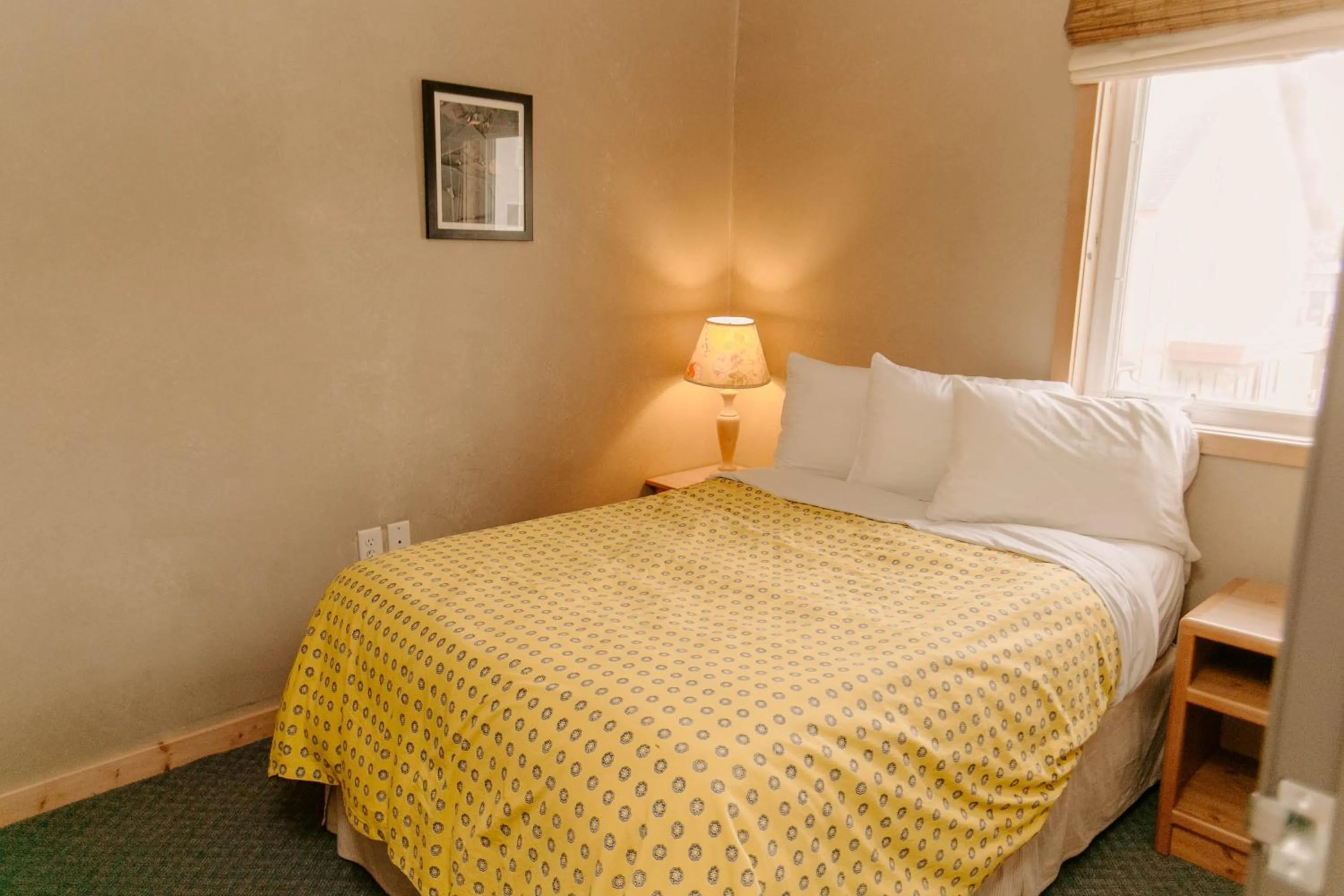 Bedroom, Bed in Adventure Inn