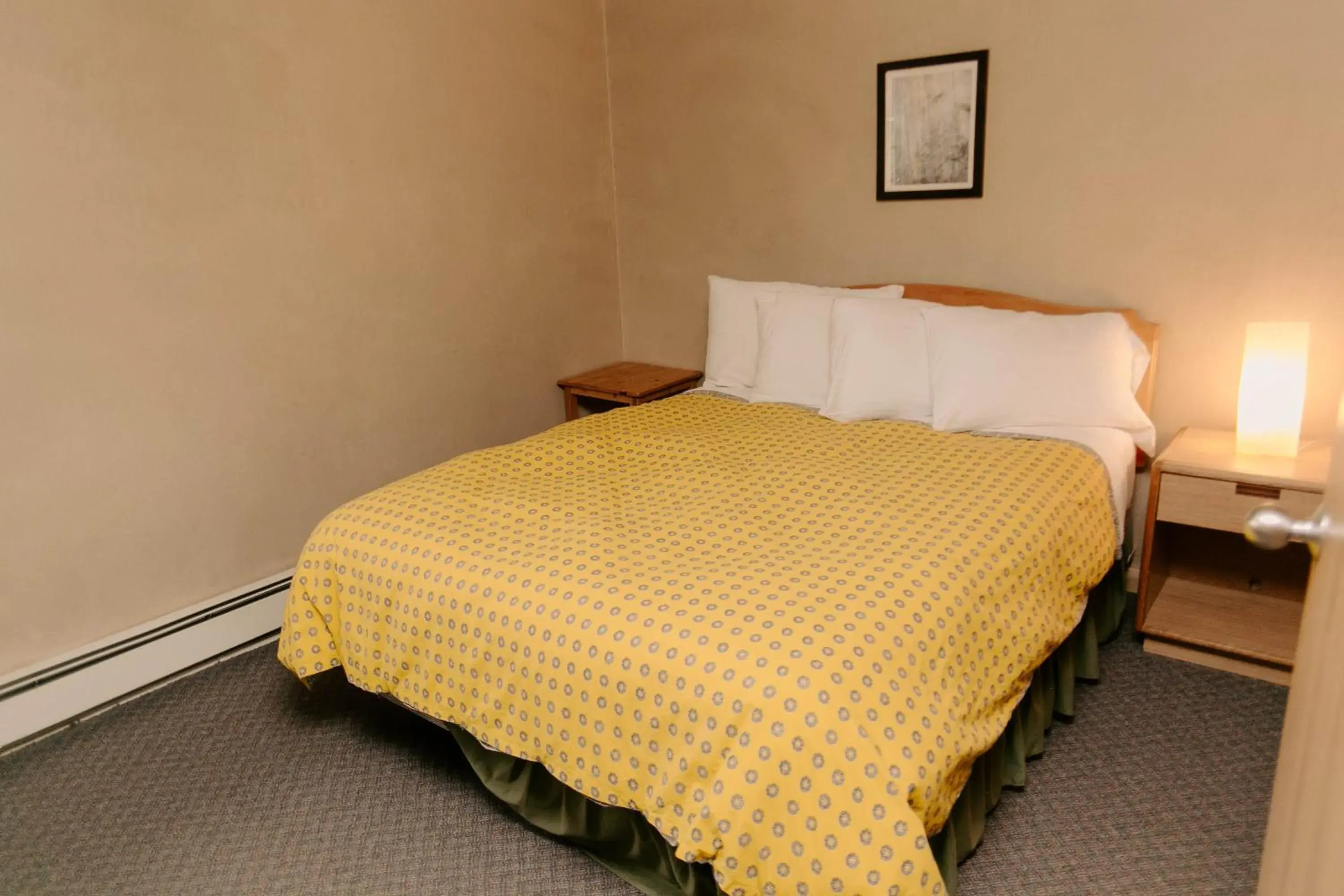 Kitchen Suite - 1 Queen & 1 Double in Adventure Inn Kitchen Suite - 1 Queen & 1 Double in Adventure Inn