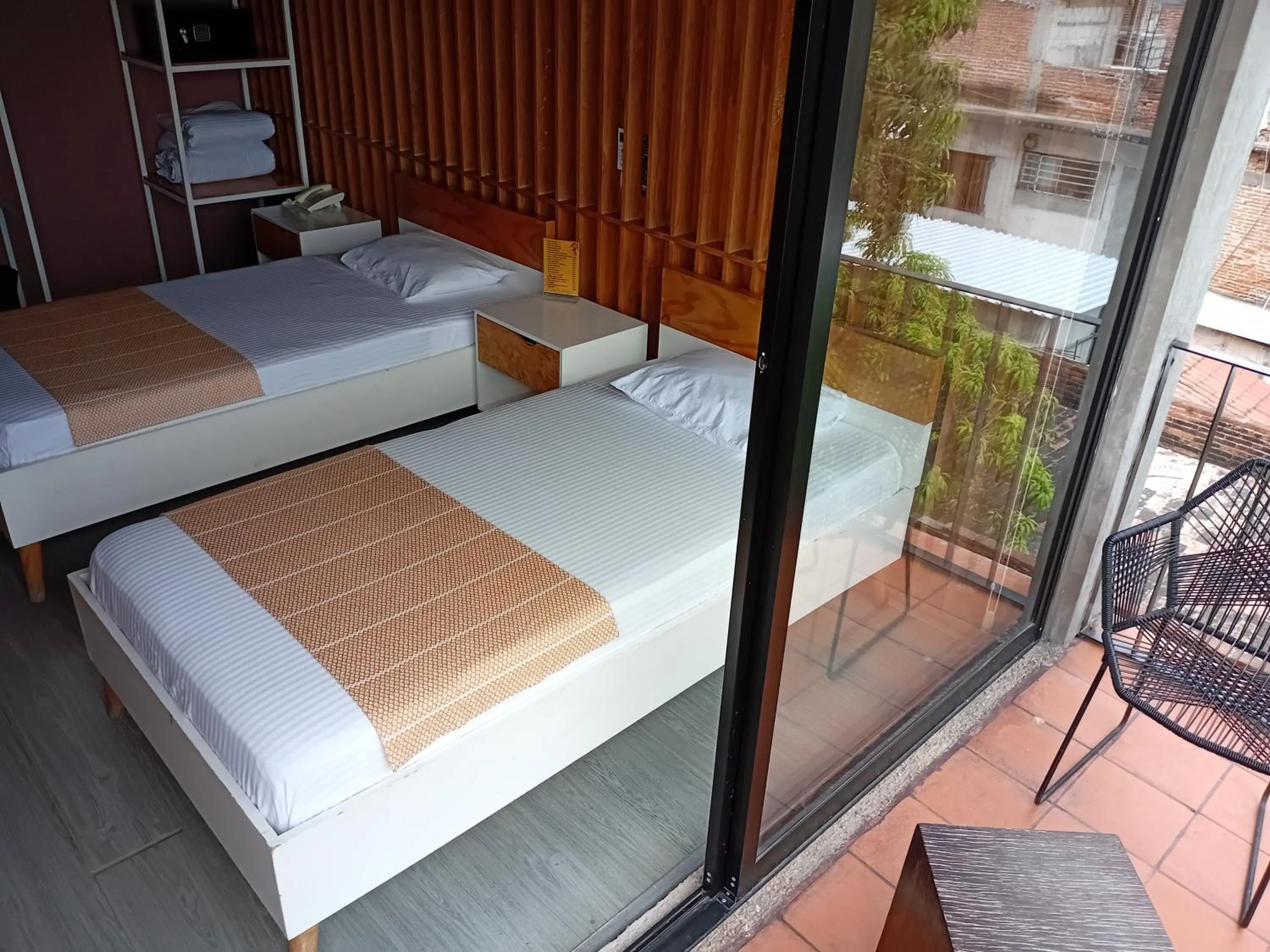 Balcony/Terrace, Bed in Hotel Momotus Tuxtla