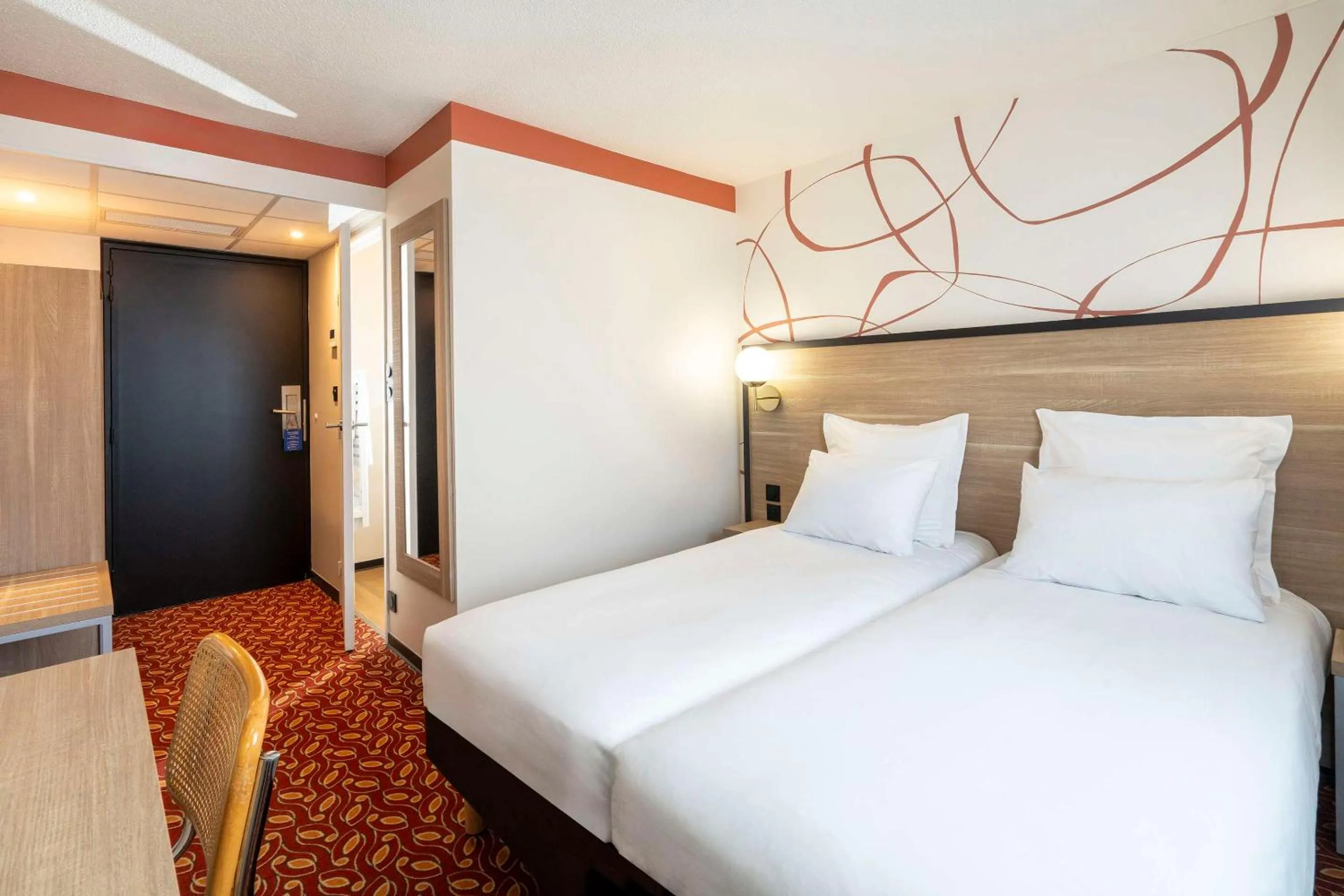 Bedroom, Bed in Sure Hotel by Best Western Caen Memorial