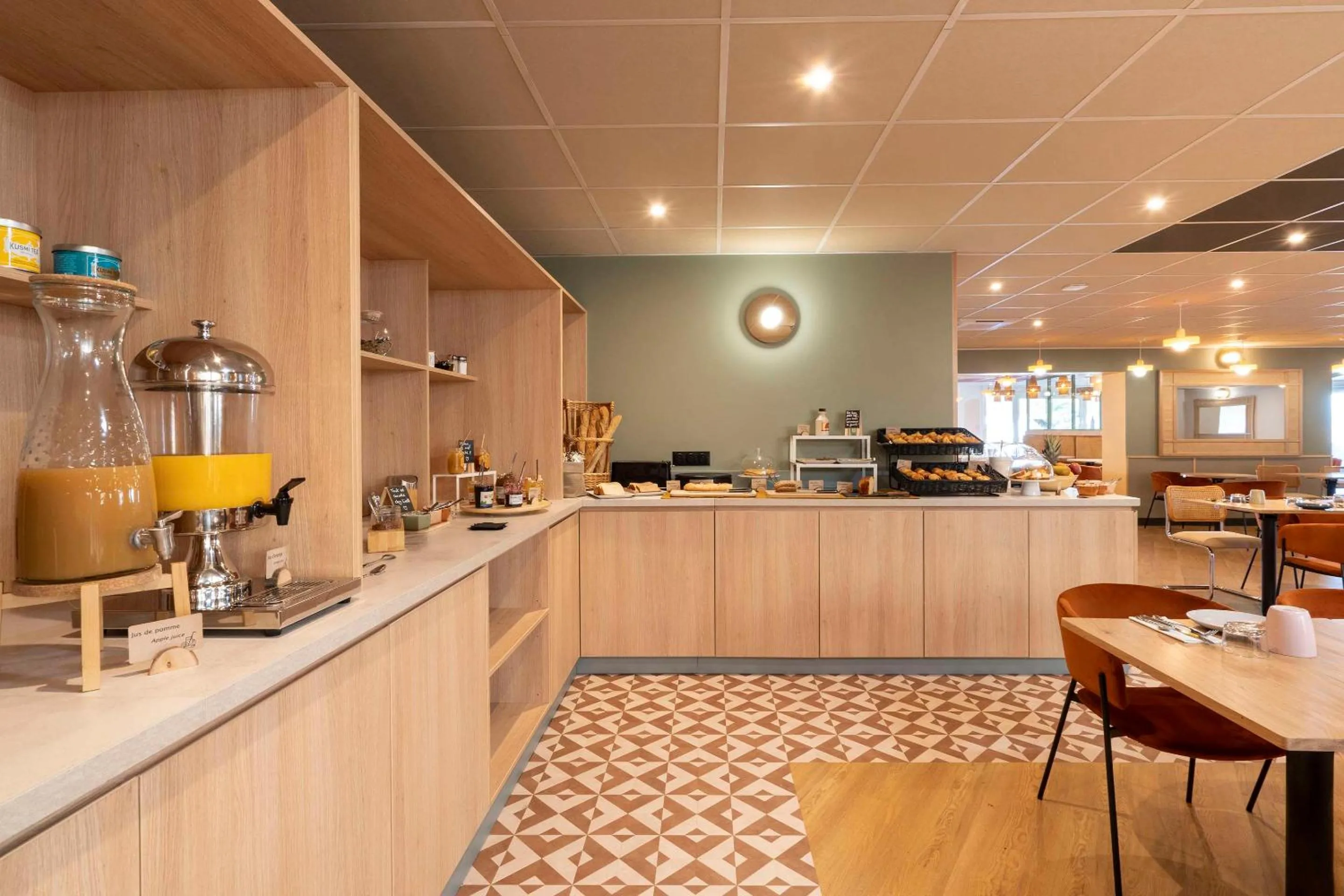 Breakfast in Sure Hotel by Best Western Caen Memorial