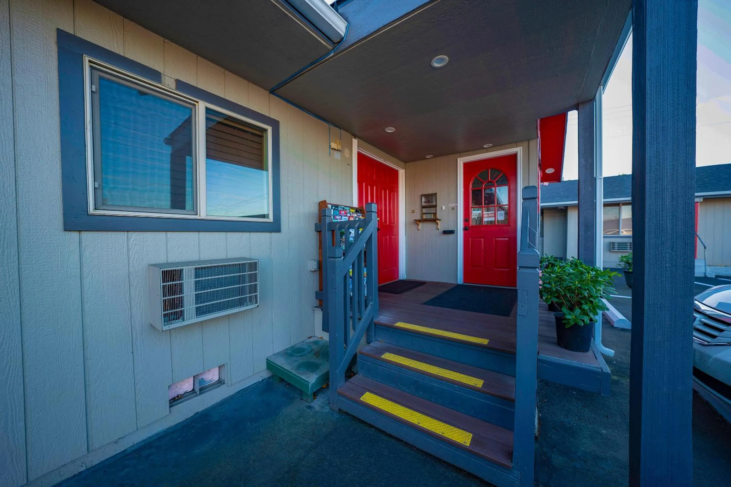 Lobby or reception in OYO Hotel Portland OR near Airport