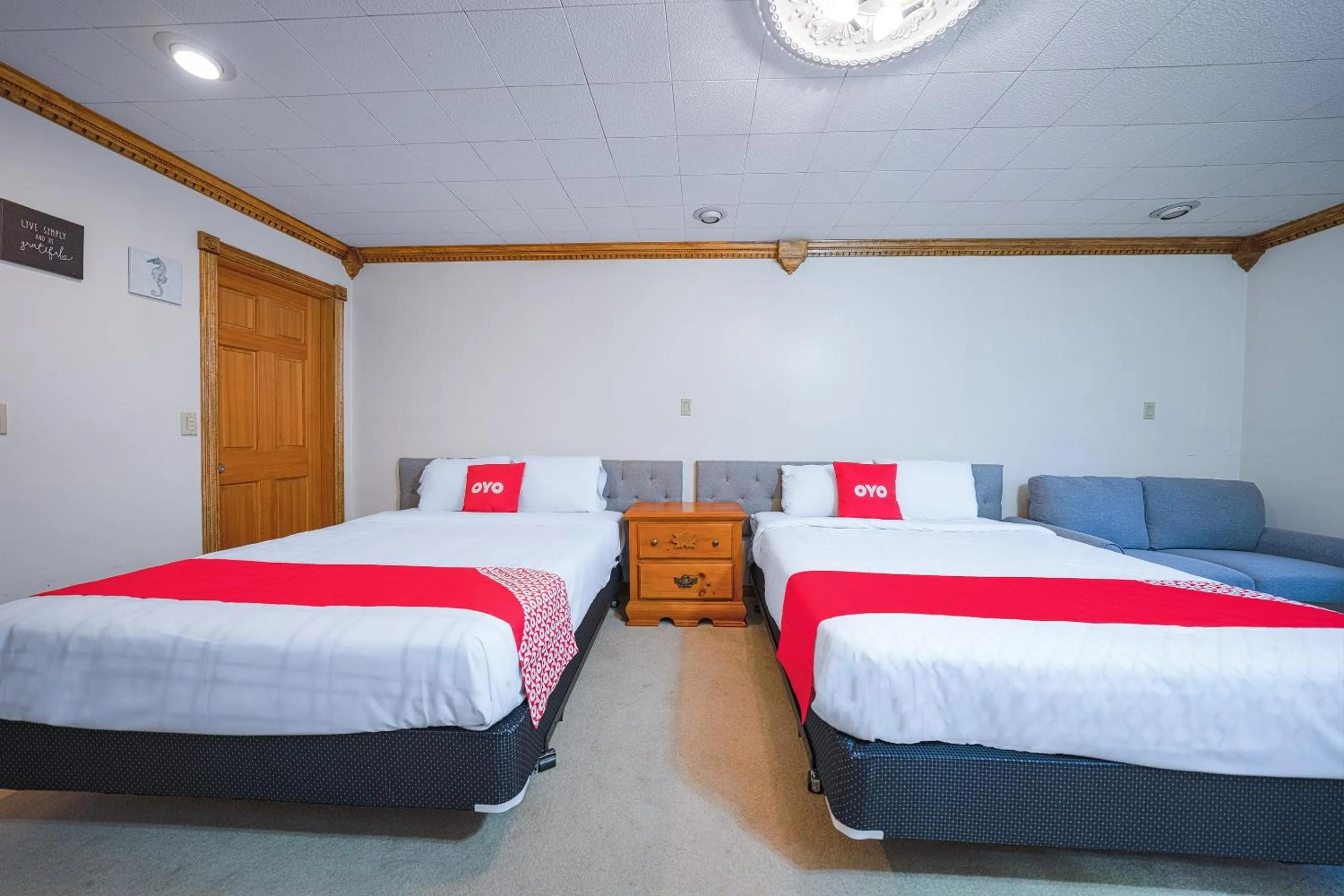 Bedroom, Bed in OYO Hotel Portland OR near Airport