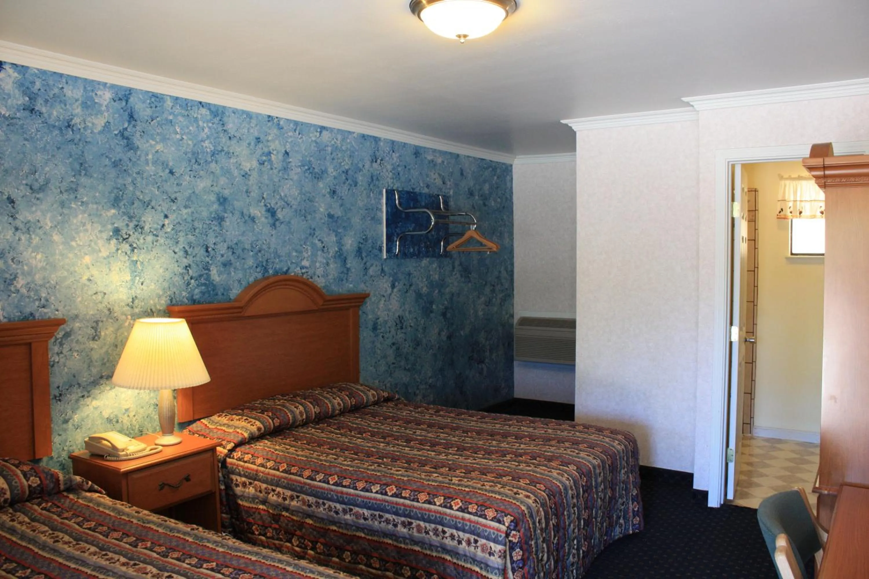 Photo of the whole room, Bed in Mother Lode Motel