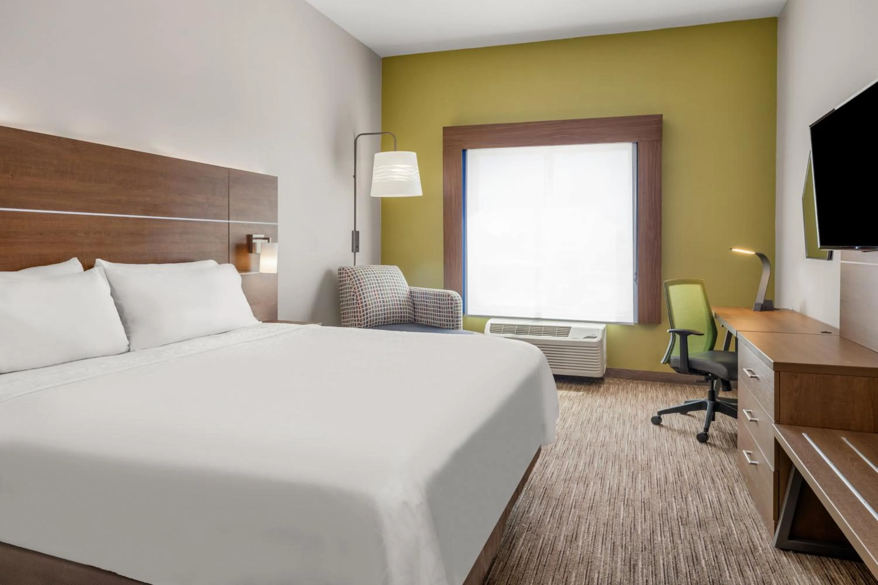 Photo of the whole room, Bed in Holiday Inn Express & Suites Graham by IHG