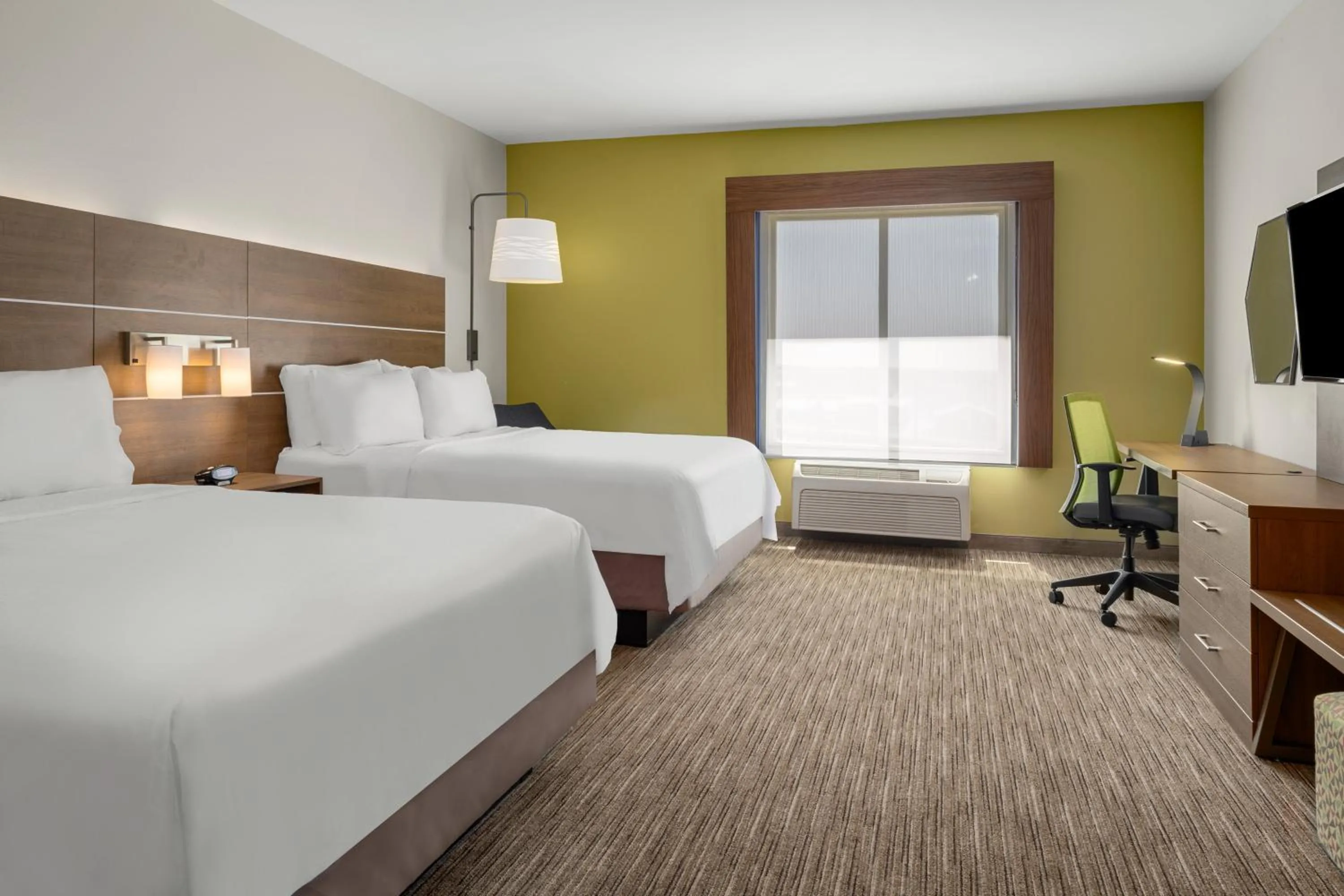 Photo of the whole room, Bed in Holiday Inn Express & Suites Graham by IHG