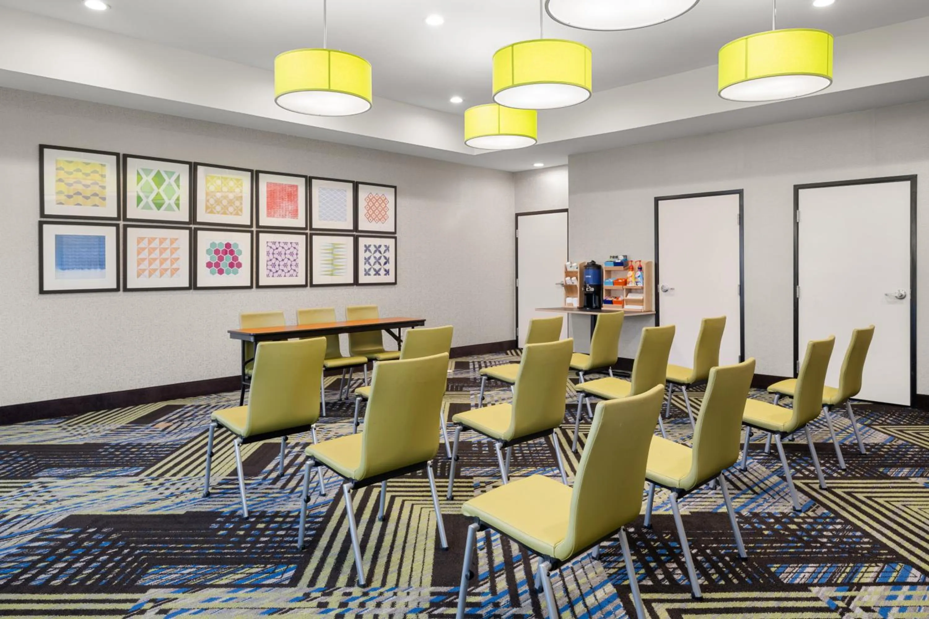 Meeting/conference room in Holiday Inn Express & Suites Graham by IHG