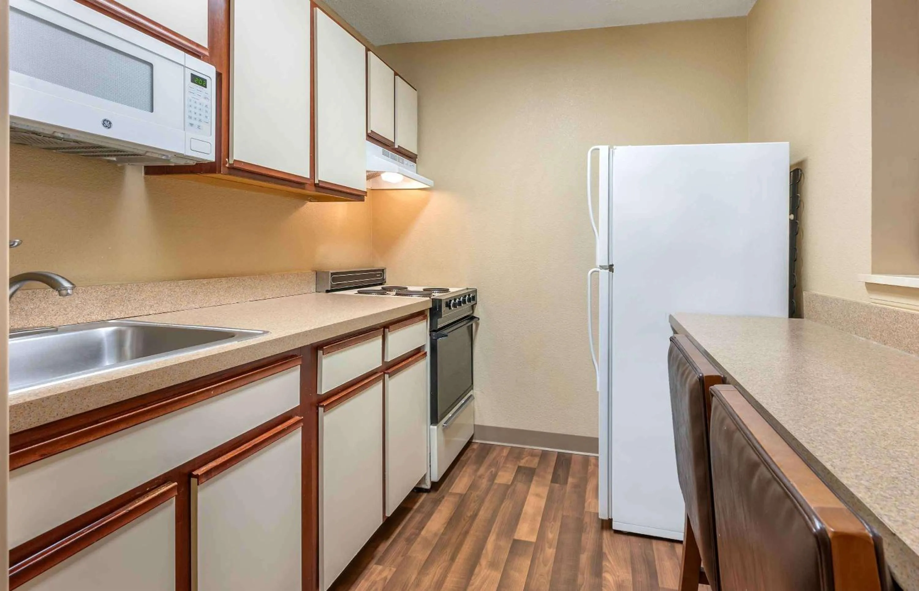 Bedroom in Extended Stay America Select Suites - Cincinnati - Florence - Meijer Dr