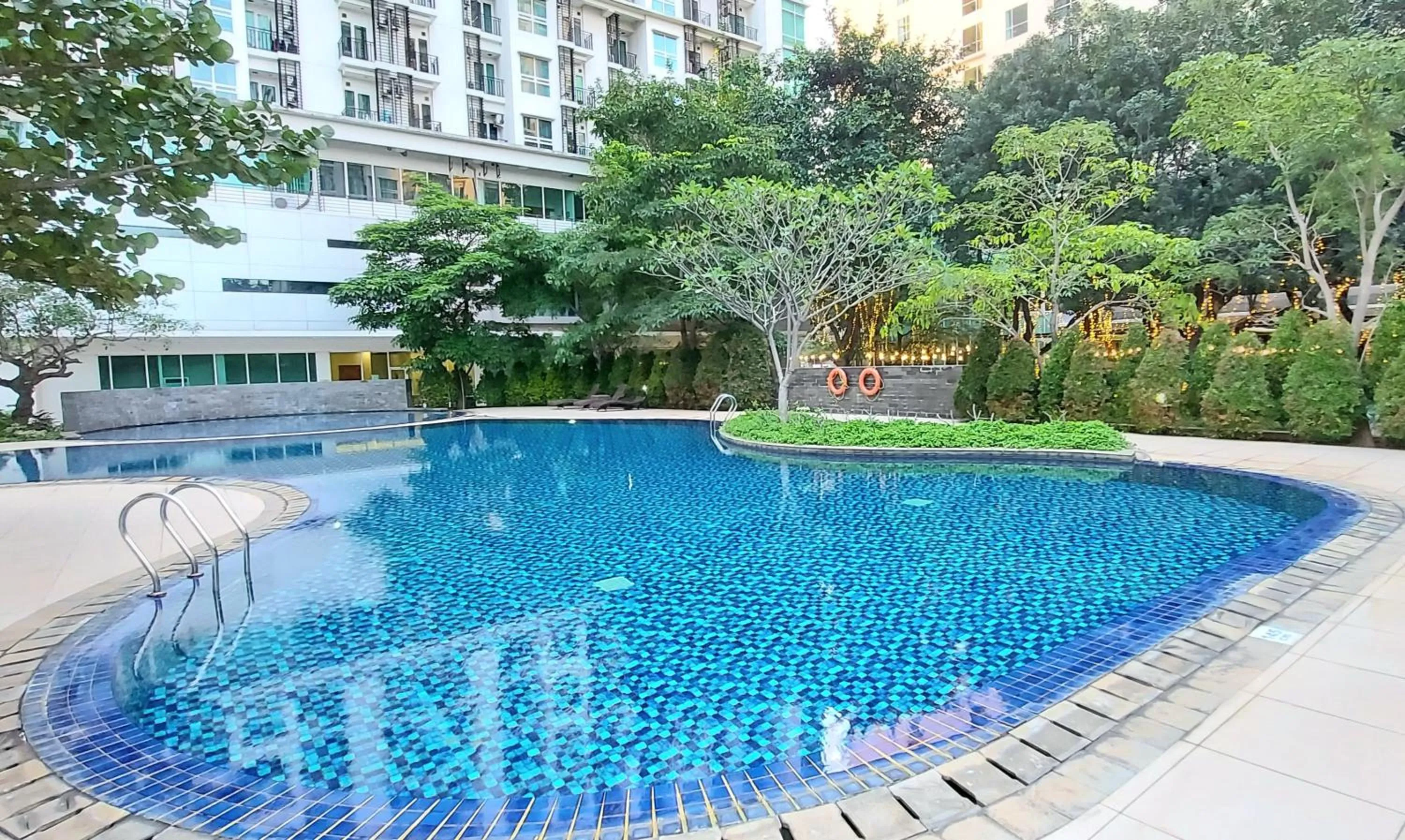 Pool view in Woodland Park Residence-Relaxed and Friendly