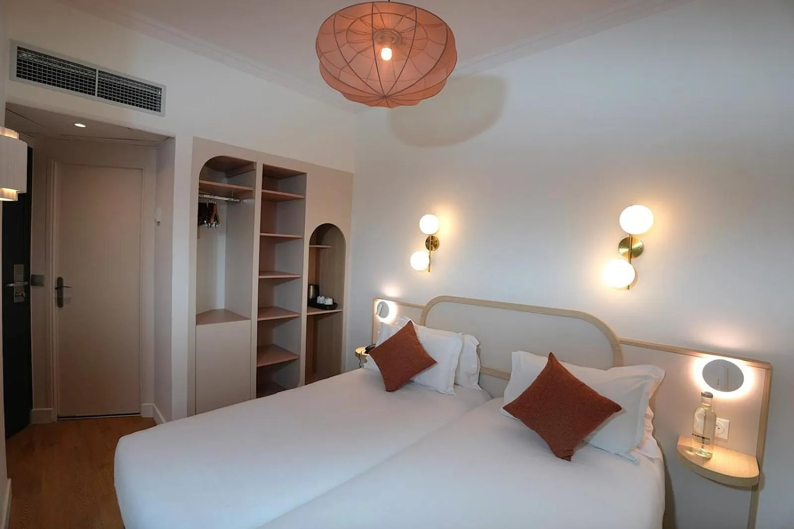 Bed in Hotel Boréal Nice