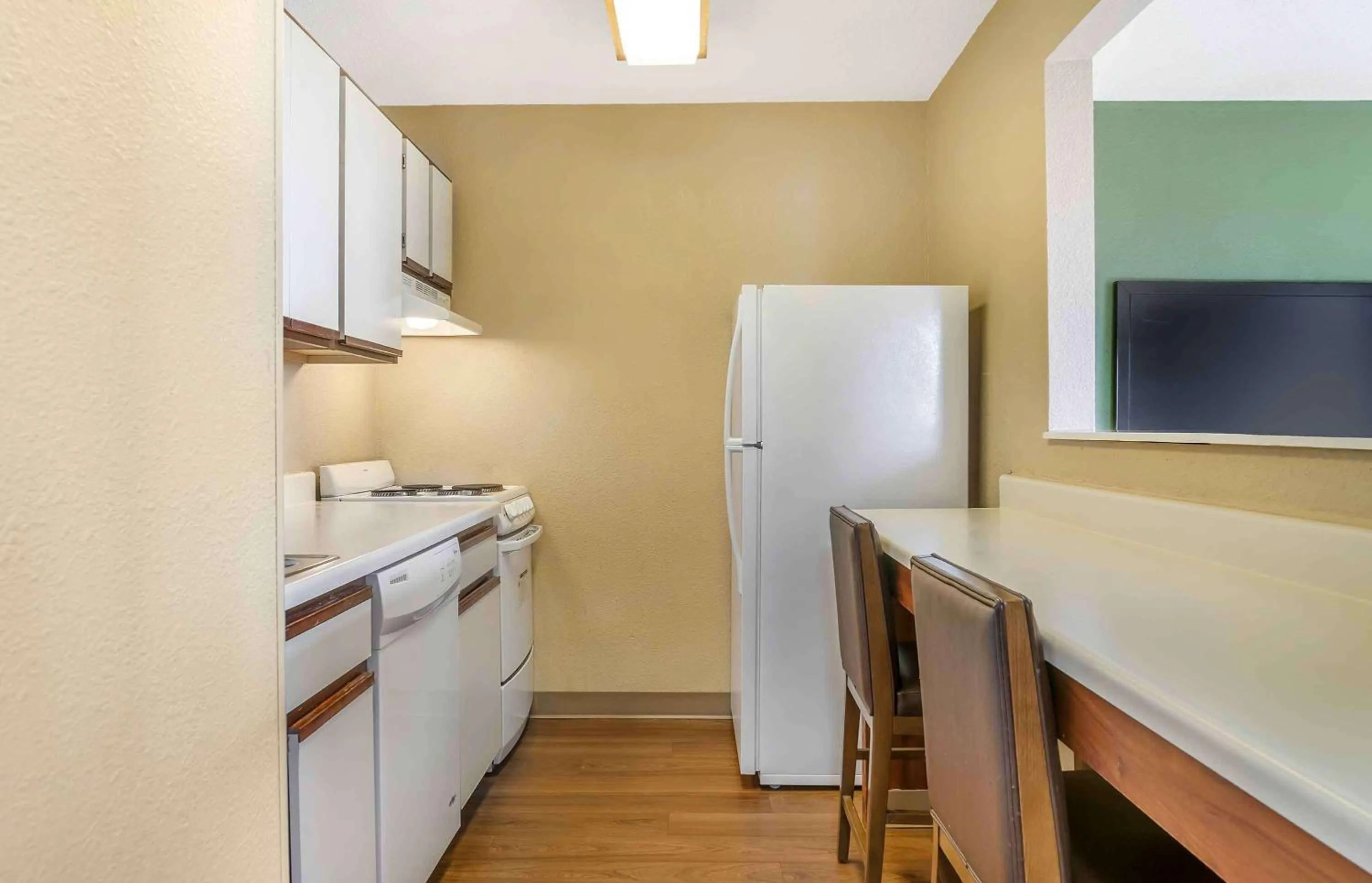 Bedroom in Extended Stay America Select Suites - Detroit - Ann Arbor - University South