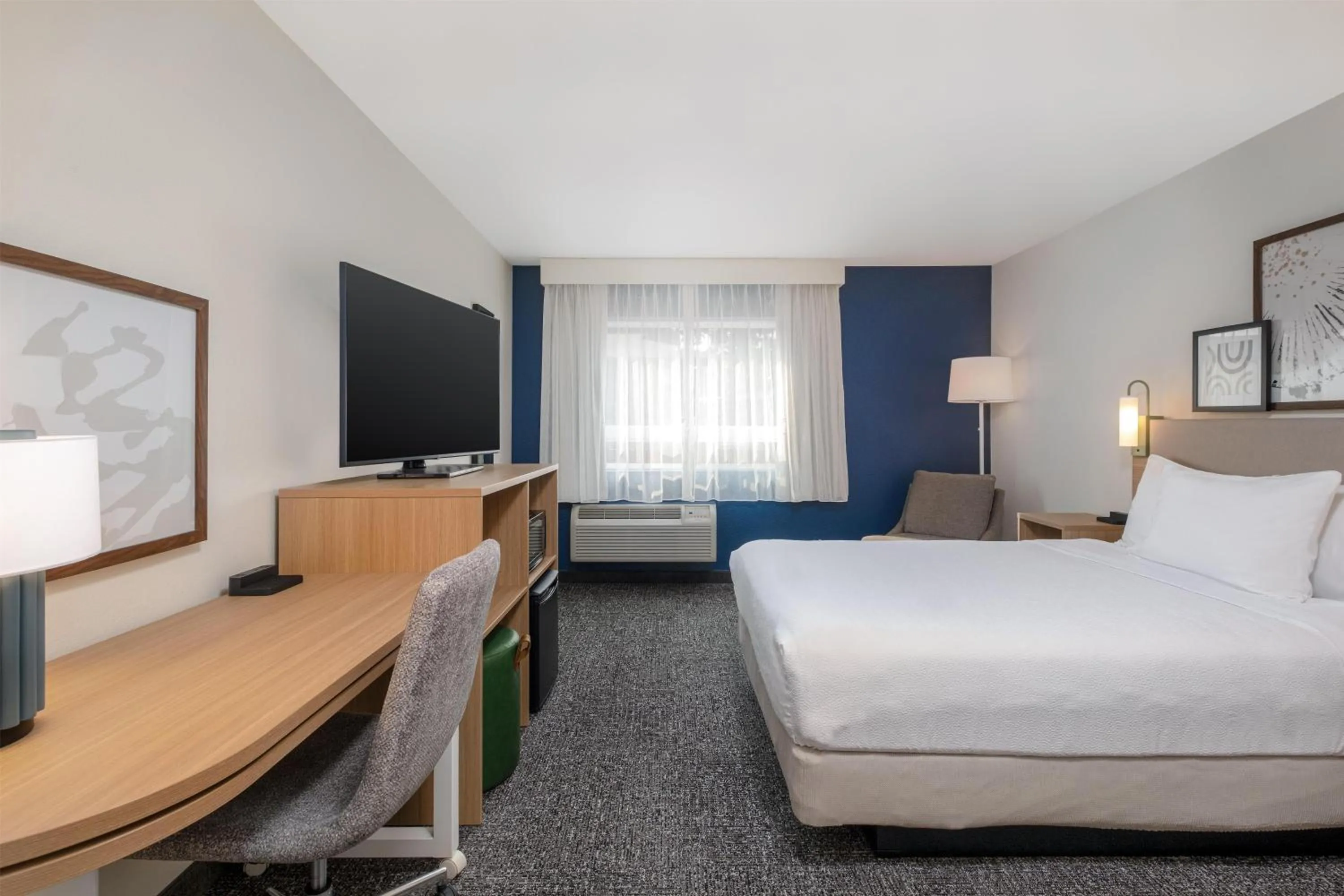 Bed in Spark by Hilton Springfield Eugene