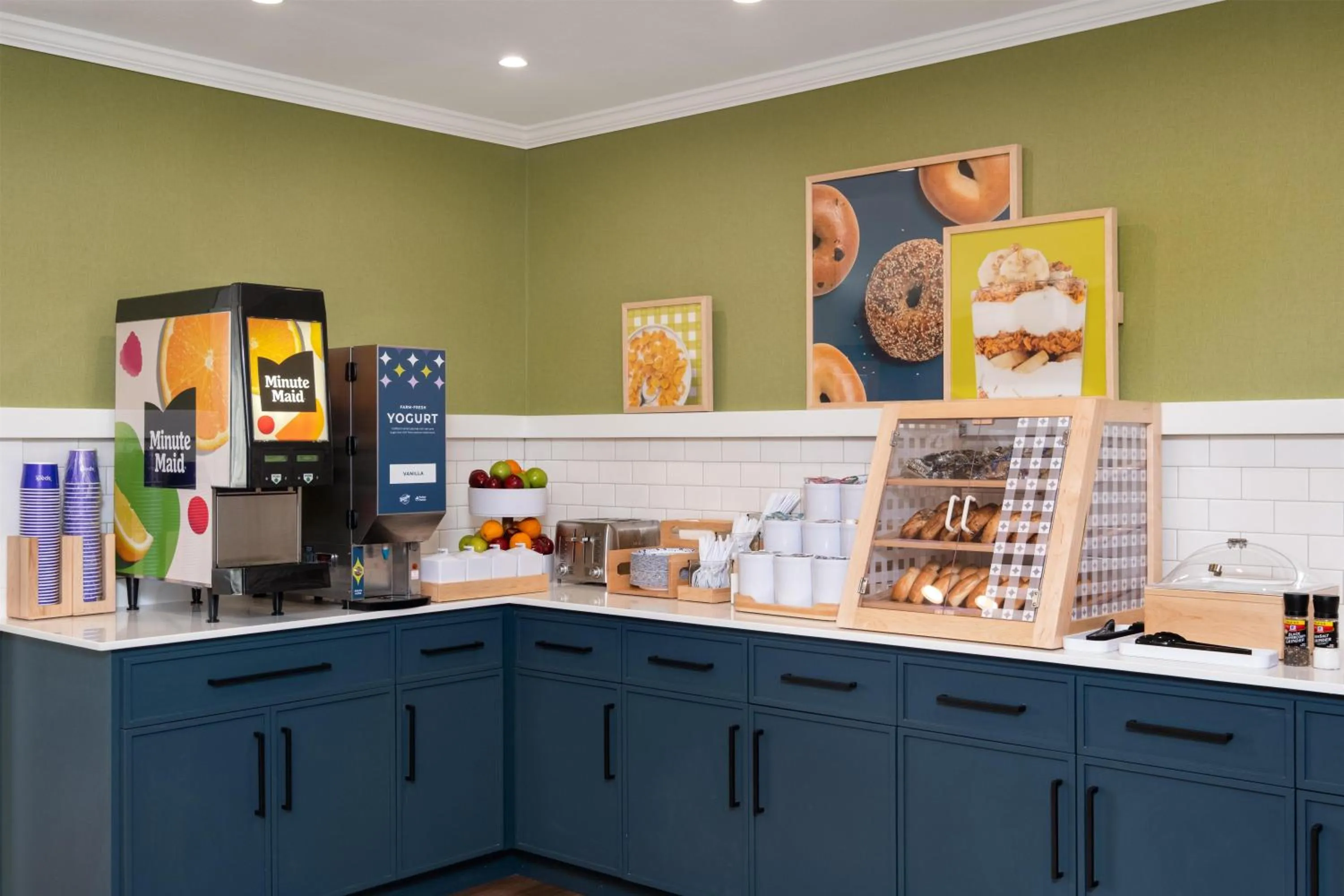 Breakfast in Spark by Hilton Springfield Eugene