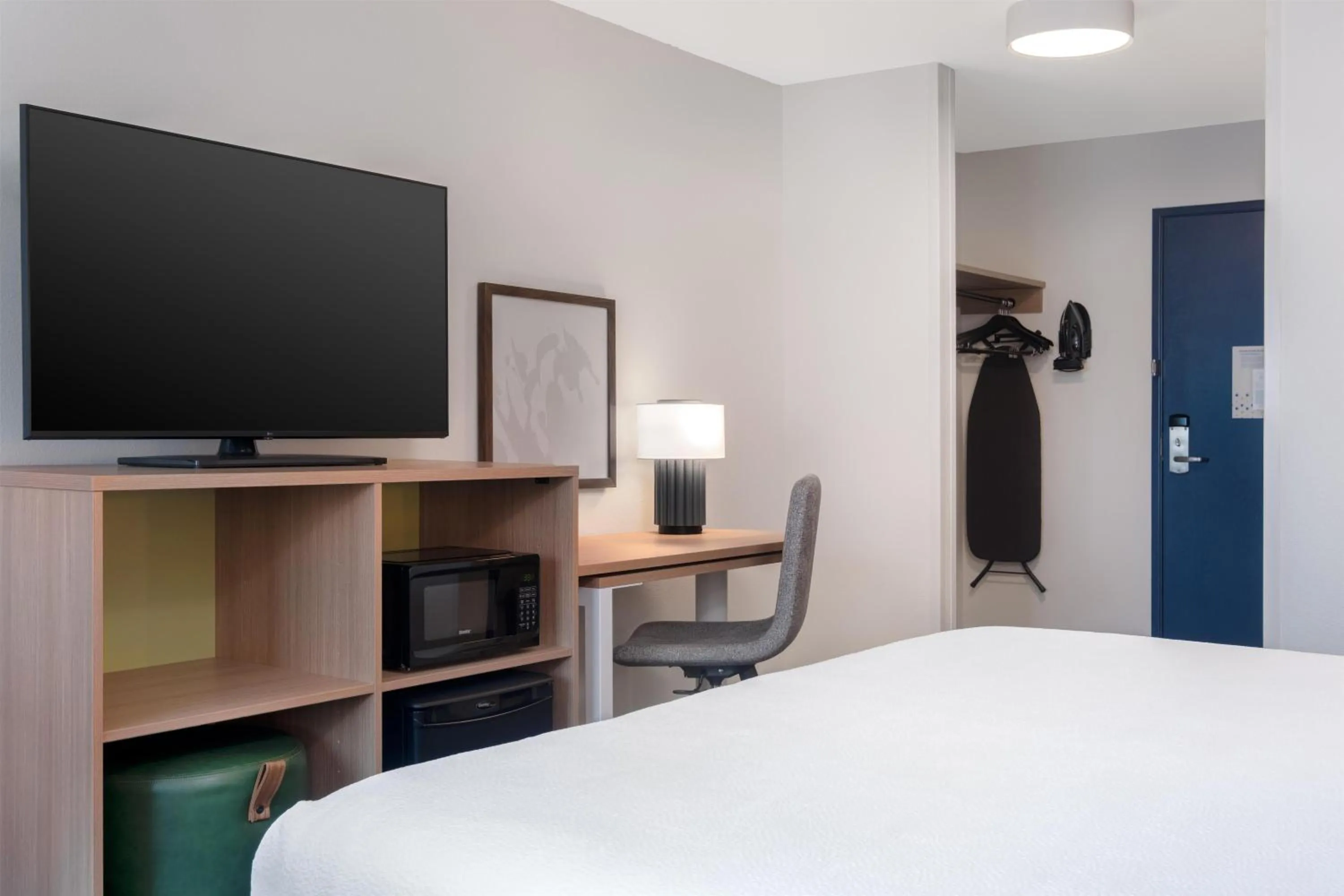 Bed in Spark by Hilton Springfield Eugene