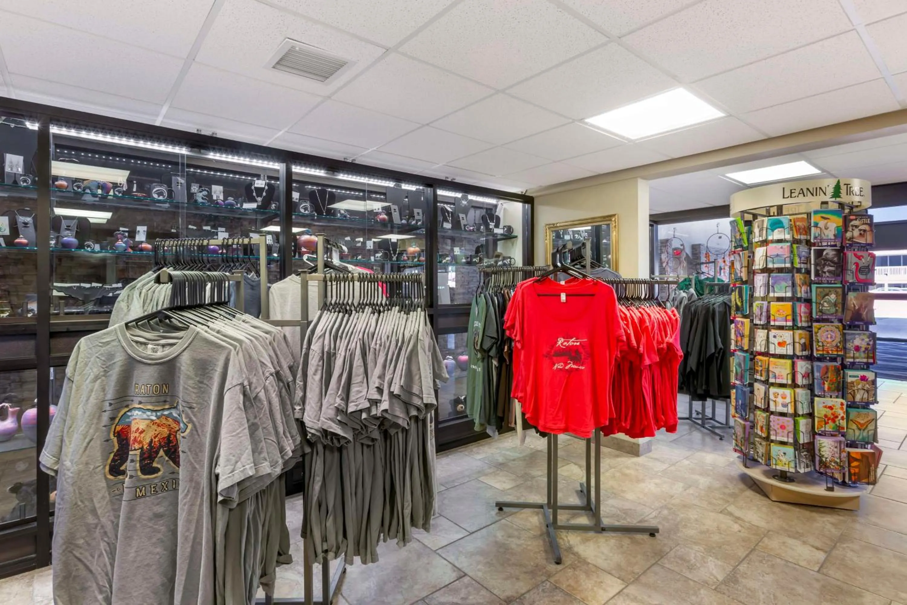 Property building in Best Western Plus Raton Hotel