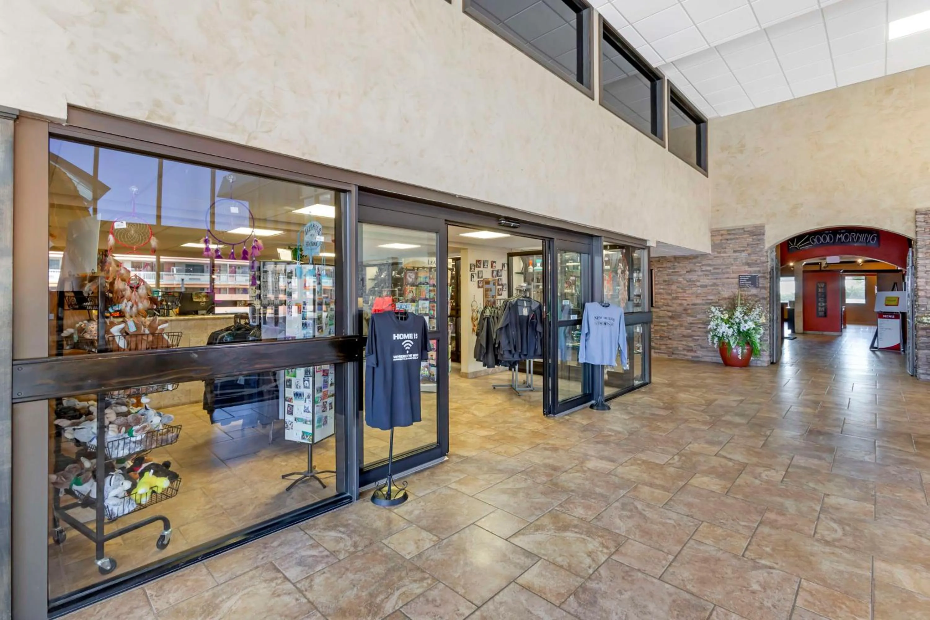 Property building in Best Western Plus Raton Hotel